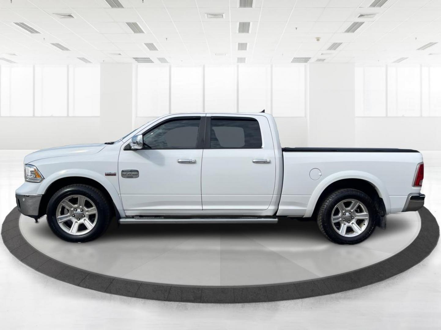 2014 Ram 1500 Longhorn (1C6RR7WT2ES) with an HEMI engine, located at 4508 South Dixie Dr, Moraine, OH, 45439, (937) 908-9800, 39.689976, -84.218452 - Photo#5