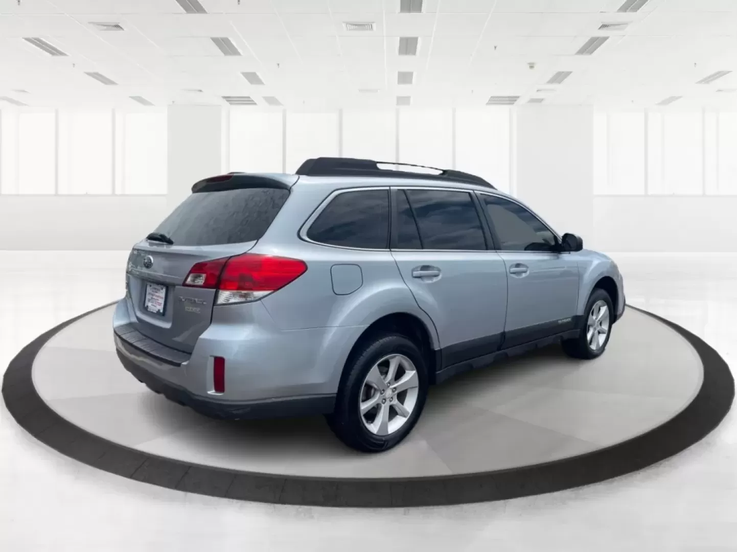 2014 Subaru Outback 2.5i (4S4BRBAC8E3) with an 2.5L H-4 DOHC engine, located at 1230 East Main St, Xenia, OH, 45385, (937) 908-9800, 39.688026, -83.910172 - Photo#2