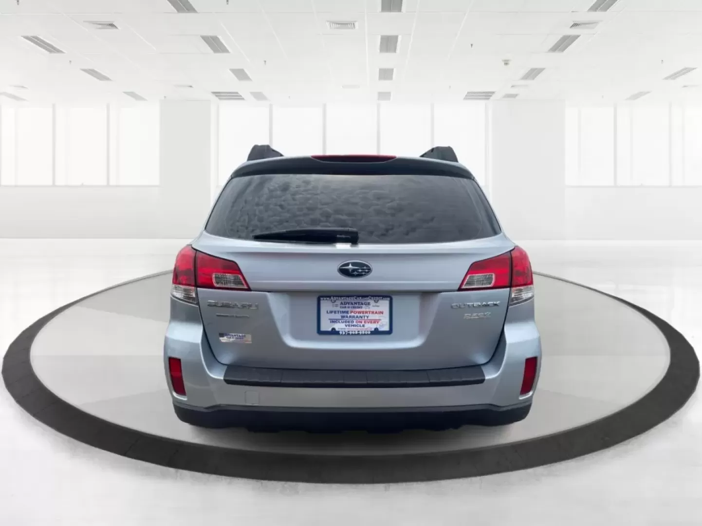 2014 Subaru Outback 2.5i (4S4BRBAC8E3) with an 2.5L H-4 DOHC engine, located at 1230 East Main St, Xenia, OH, 45385, (937) 908-9800, 39.688026, -83.910172 - Photo#3