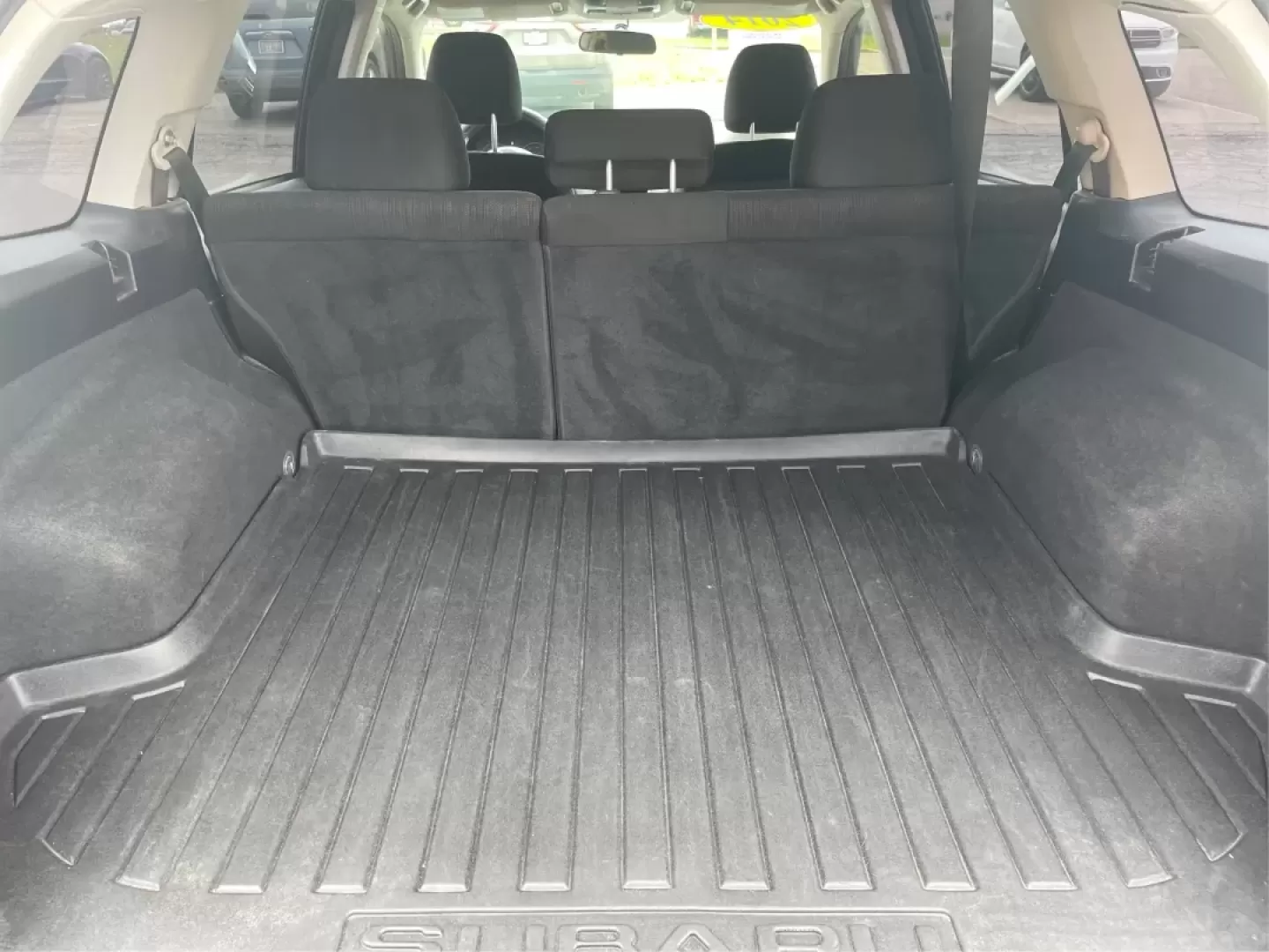 2014 Subaru Outback 2.5i (4S4BRBAC8E3) with an 2.5L H-4 DOHC engine, located at 1230 East Main St, Xenia, OH, 45385, (937) 908-9800, 39.688026, -83.910172 - Photo#12