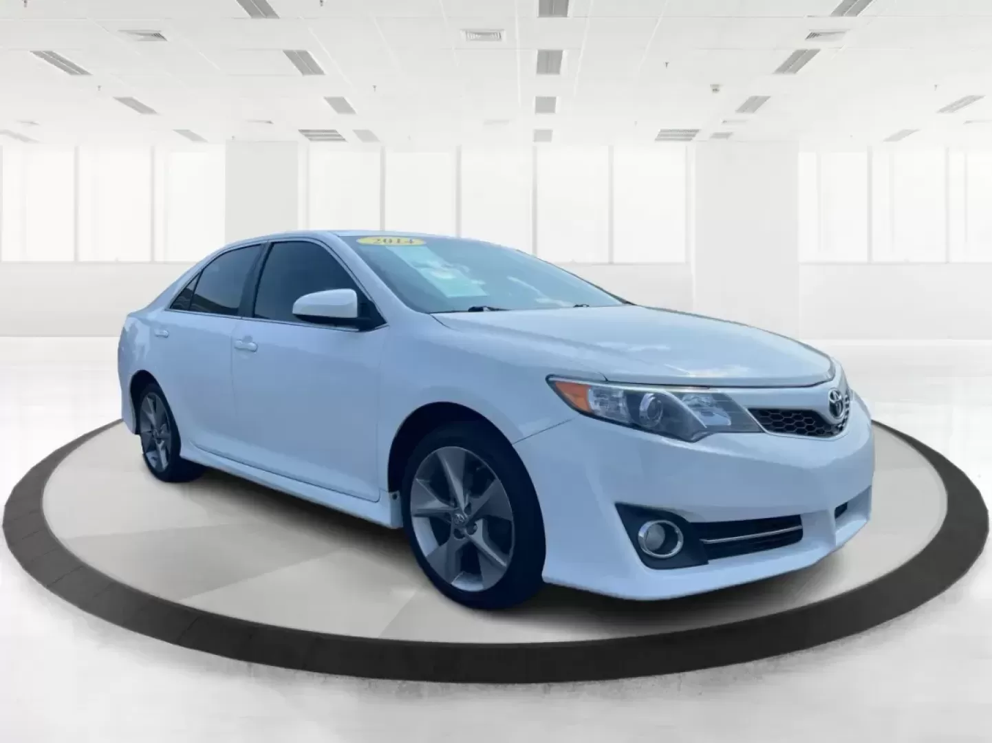 2014 Toyota Camry SE V6 (4T1BK1FK4EU) with an 3.5L V-6 DOHC engine, located at 8750 N County Rd 25A, Piqua, OH, 45356, (937) 908-9800, 40.164391, -84.232513 - Photo#0