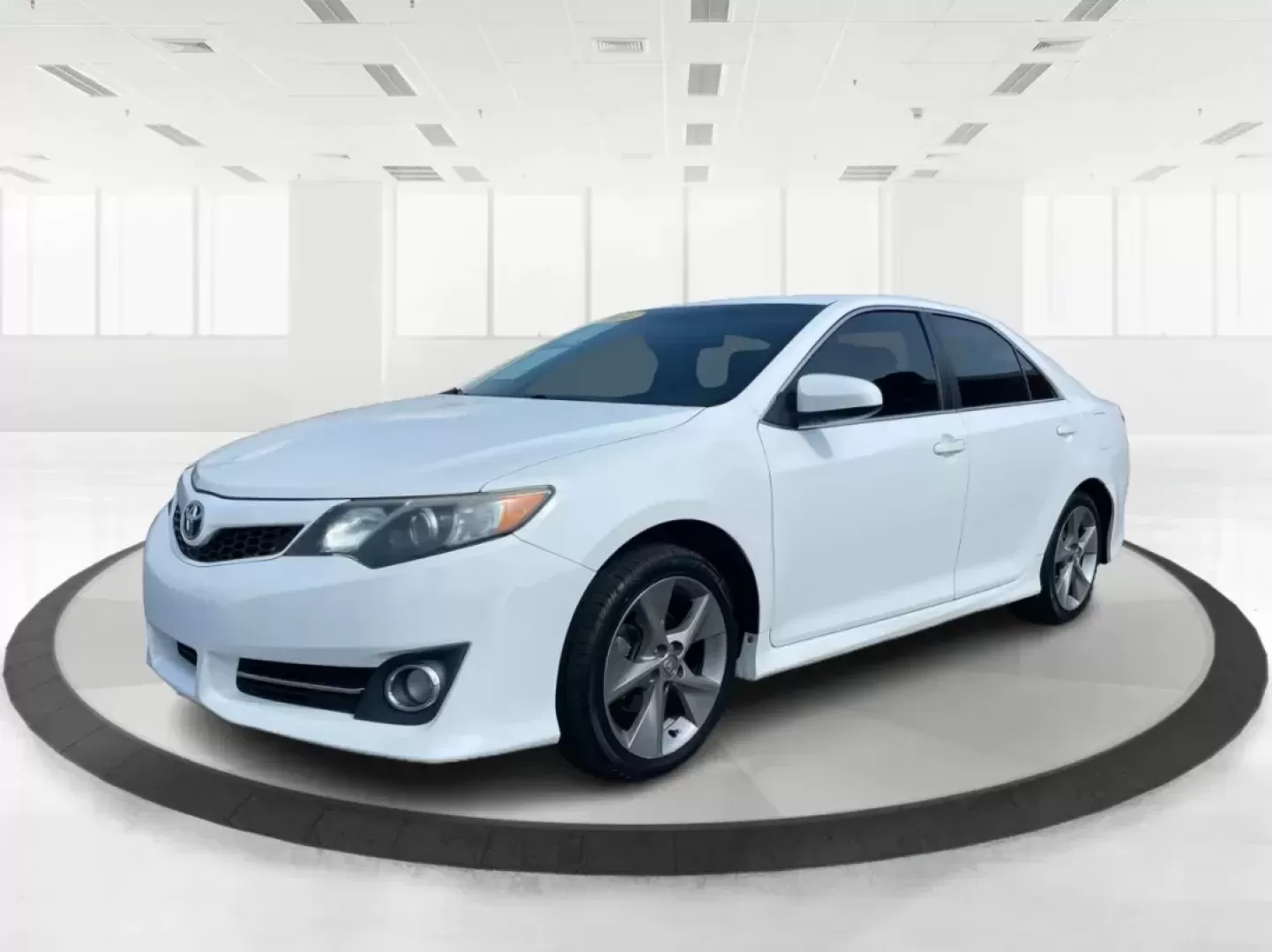 2014 Toyota Camry SE V6 (4T1BK1FK4EU) with an 3.5L V-6 DOHC engine, located at 8750 N County Rd 25A, Piqua, OH, 45356, (937) 908-9800, 40.164391, -84.232513 - Photo#7