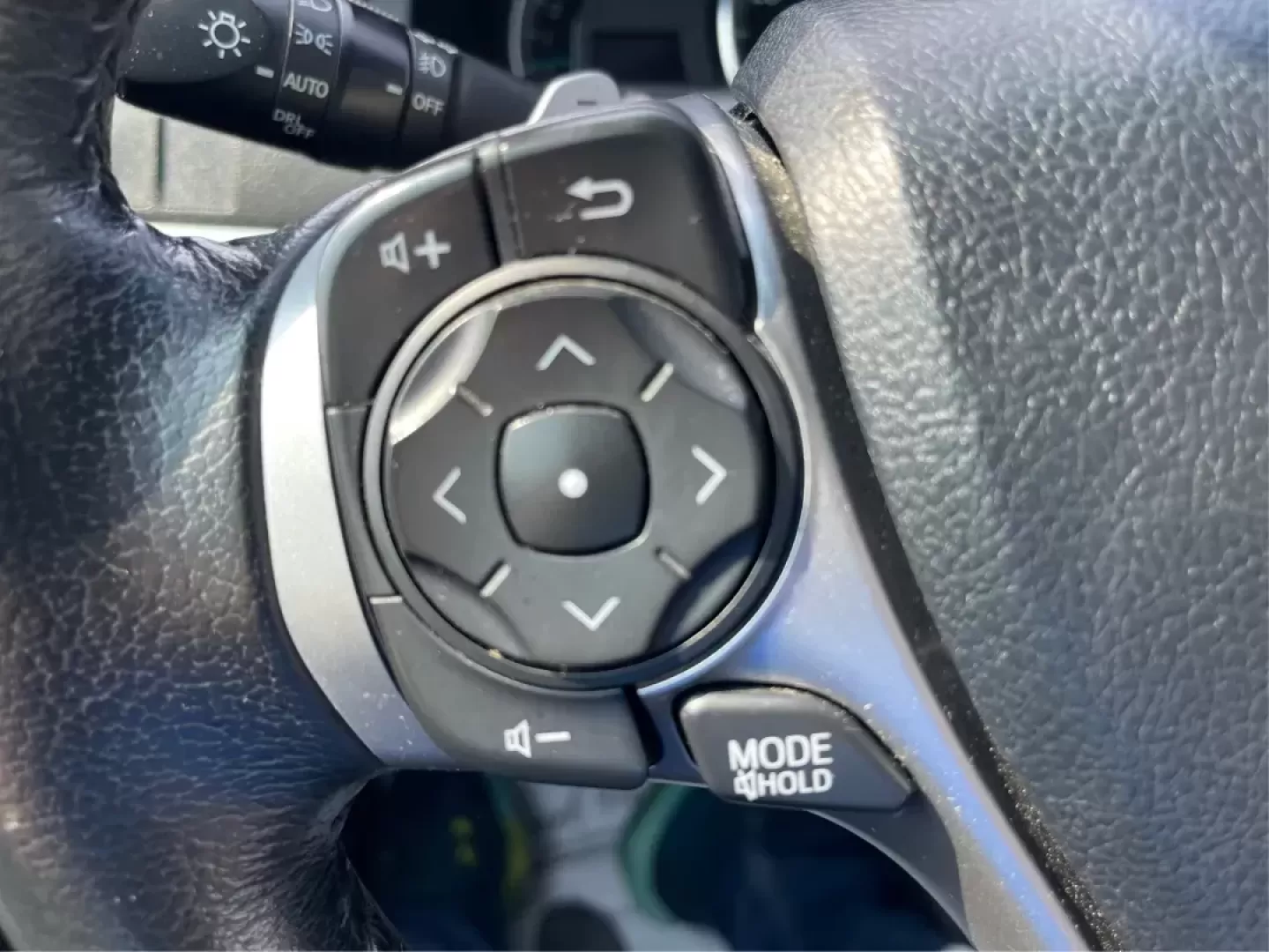 2014 Toyota Camry SE V6 (4T1BK1FK4EU) with an 3.5L V-6 DOHC engine, located at 8750 N County Rd 25A, Piqua, OH, 45356, (937) 908-9800, 40.164391, -84.232513 - Photo#14