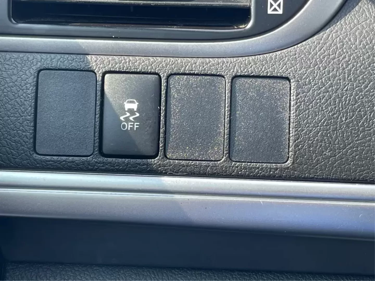2014 Toyota Camry SE V6 (4T1BK1FK4EU) with an 3.5L V-6 DOHC engine, located at 8750 N County Rd 25A, Piqua, OH, 45356, (937) 908-9800, 40.164391, -84.232513 - Photo#15