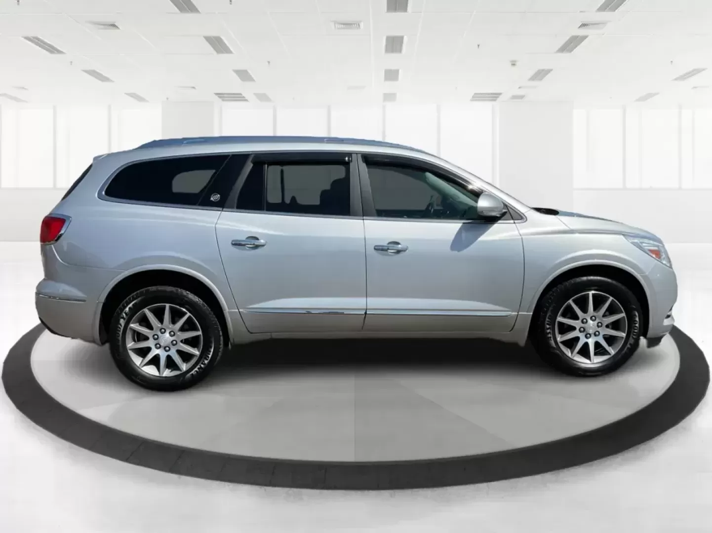2015 Buick Enclave Leather (5GAKVBKD2FJ) with an 3.6L V-6 gasoline direct injection engine, located at 1230 East Main St, Xenia, OH, 45385, (937) 908-9800, 39.688026, -83.910172 - Photo#1