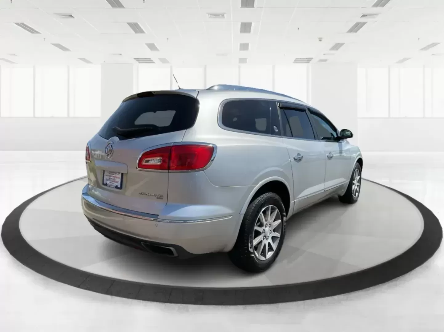 2015 Buick Enclave Leather (5GAKVBKD2FJ) with an 3.6L V-6 gasoline direct injection engine, located at 1230 East Main St, Xenia, OH, 45385, (937) 908-9800, 39.688026, -83.910172 - Photo#2