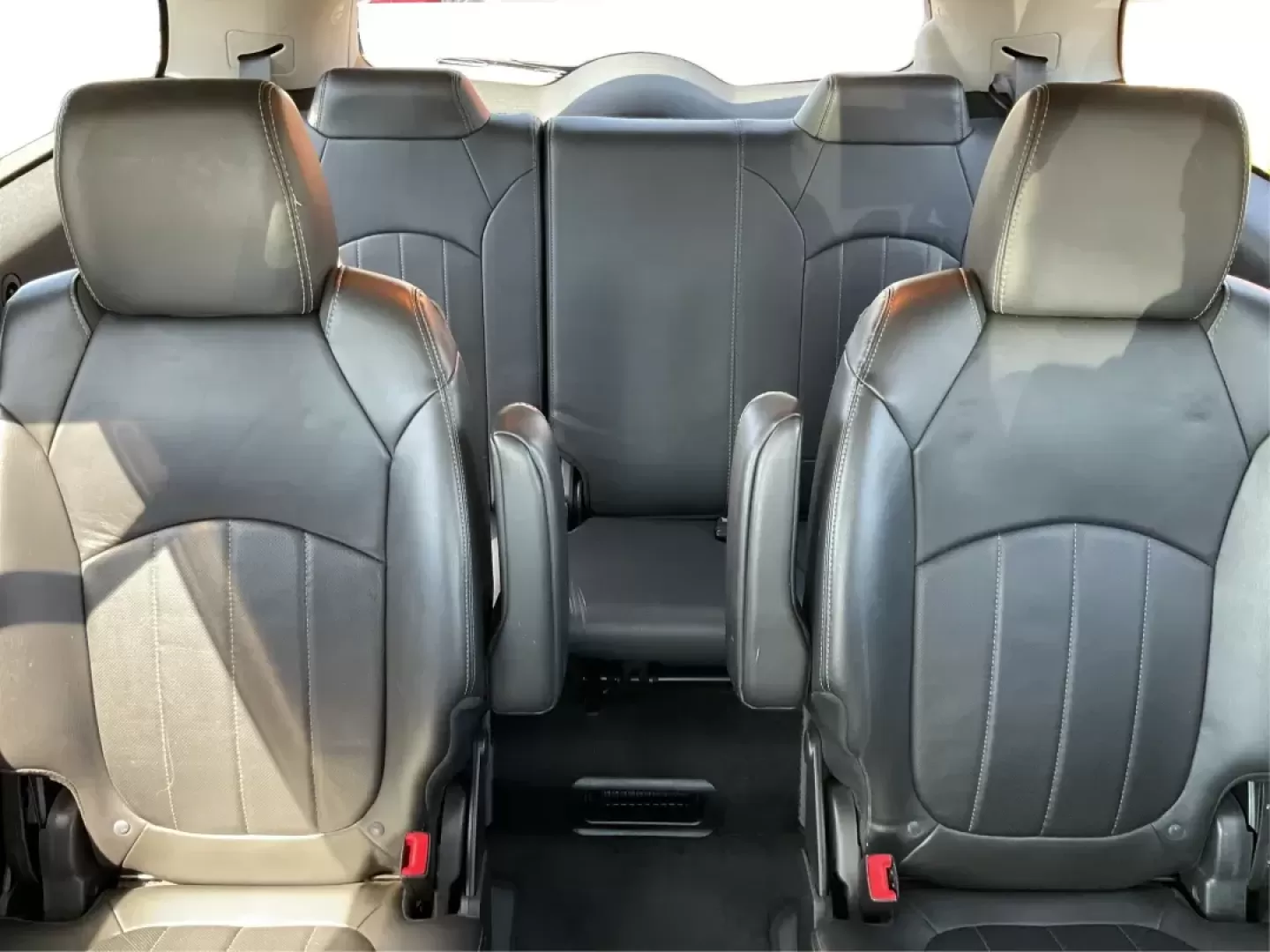 2015 Buick Enclave Leather (5GAKVBKD2FJ) with an 3.6L V-6 gasoline direct injection engine, located at 1230 East Main St, Xenia, OH, 45385, (937) 908-9800, 39.688026, -83.910172 - Photo#14