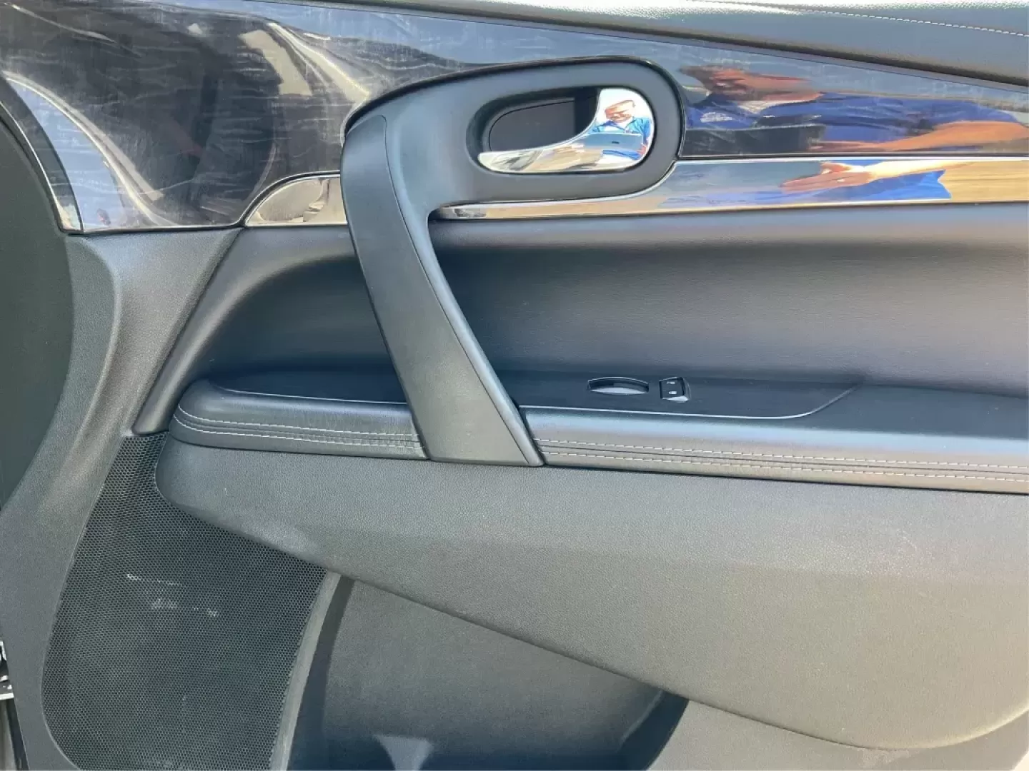 2015 Buick Enclave Leather (5GAKVBKD2FJ) with an 3.6L V-6 gasoline direct injection engine, located at 1230 East Main St, Xenia, OH, 45385, (937) 908-9800, 39.688026, -83.910172 - Photo#19