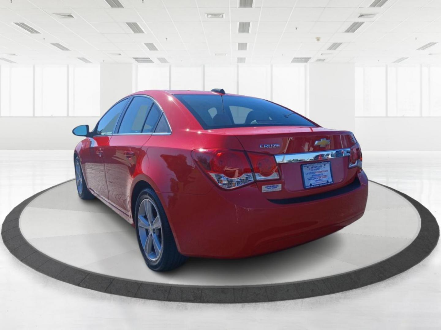 2015 Chevrolet Cruze 2LT Auto (1G1PE5SB6F7) with an 1.4L L4 DOHC 16V TURBO engine, 6-Speed Automatic transmission, located at 401 Woodman Dr, Riverside, OH, 45431, (937) 908-9800, 39.760899, -84.123421 - Photo#4