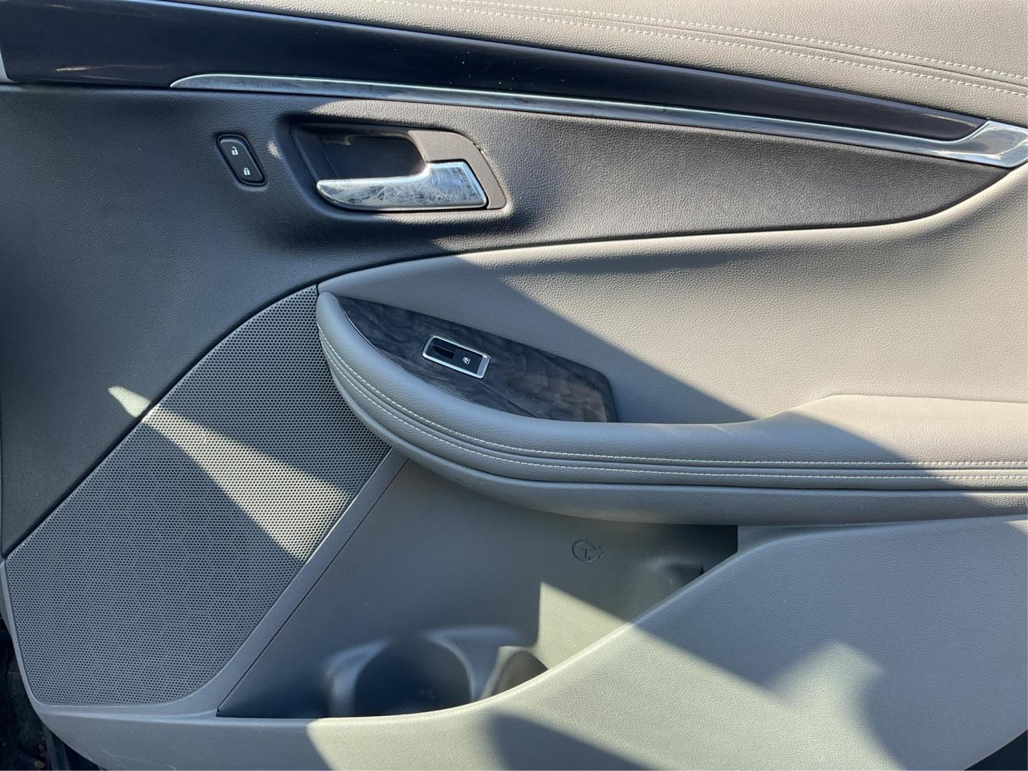 2015 Chevrolet Impala 2LT (2G1125S32F9) with an 3.6L V-6 gasoline direct injection engine, located at 1099 N County Rd 25A , Troy, OH, 45373, (937) 908-9800, 40.057079, -84.212883 - Photo#18