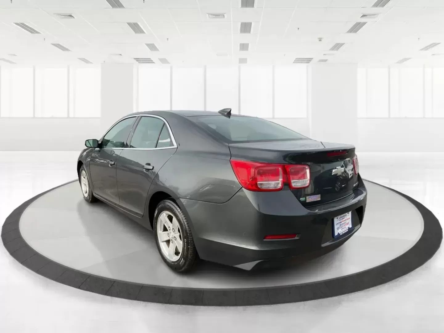 2015 Chevrolet Malibu 1LT (1G11C5SL4FF) with an ECOTEC 2.5L I-4 gasoline direct injection engine, located at 1184 Kauffman Ave, Fairborn, OH, 45324, (937) 908-9800, 39.807072, -84.030914 - Photo#4
