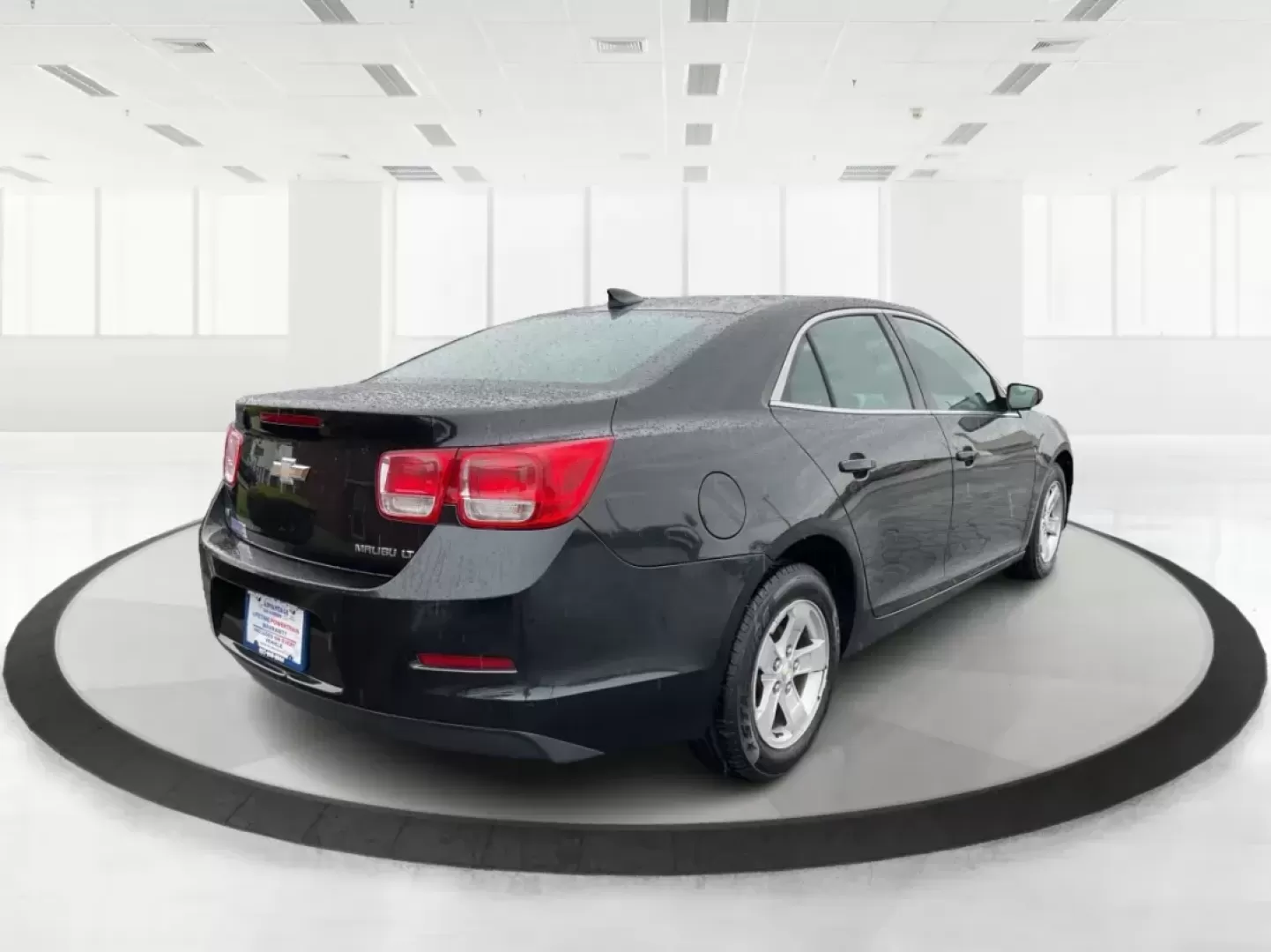 2015 Chevrolet Malibu 1LT (1G11C5SL0FF) with an ECOTEC 2.5L I-4 gasoline direct injection engine, located at 401 Woodman Dr, Riverside, OH, 45431, (937) 908-9800, 39.760899, -84.123421 - Photo#2