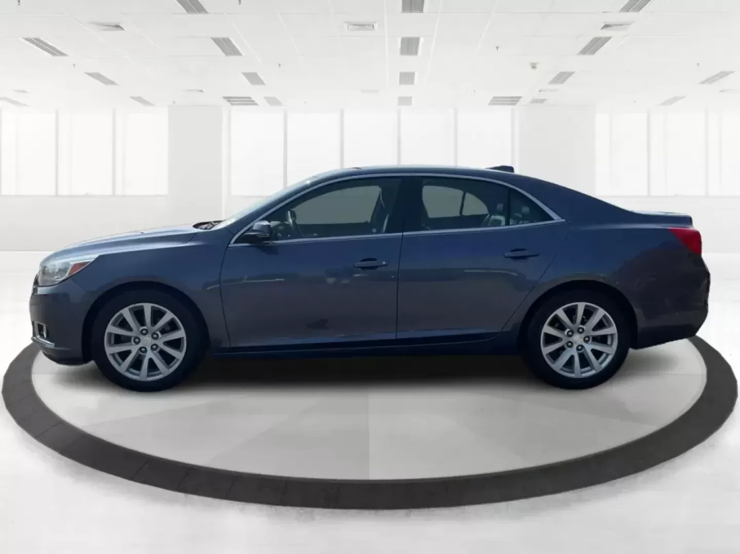 2015 Chevrolet Malibu 2LT (1G11D5SL8FF) with an ECOTEC 2.5L I-4 gasoline direct injection engine, located at 1230 East Main St, Xenia, OH, 45385, (937) 908-9800, 39.688026, -83.910172 - Photo#5