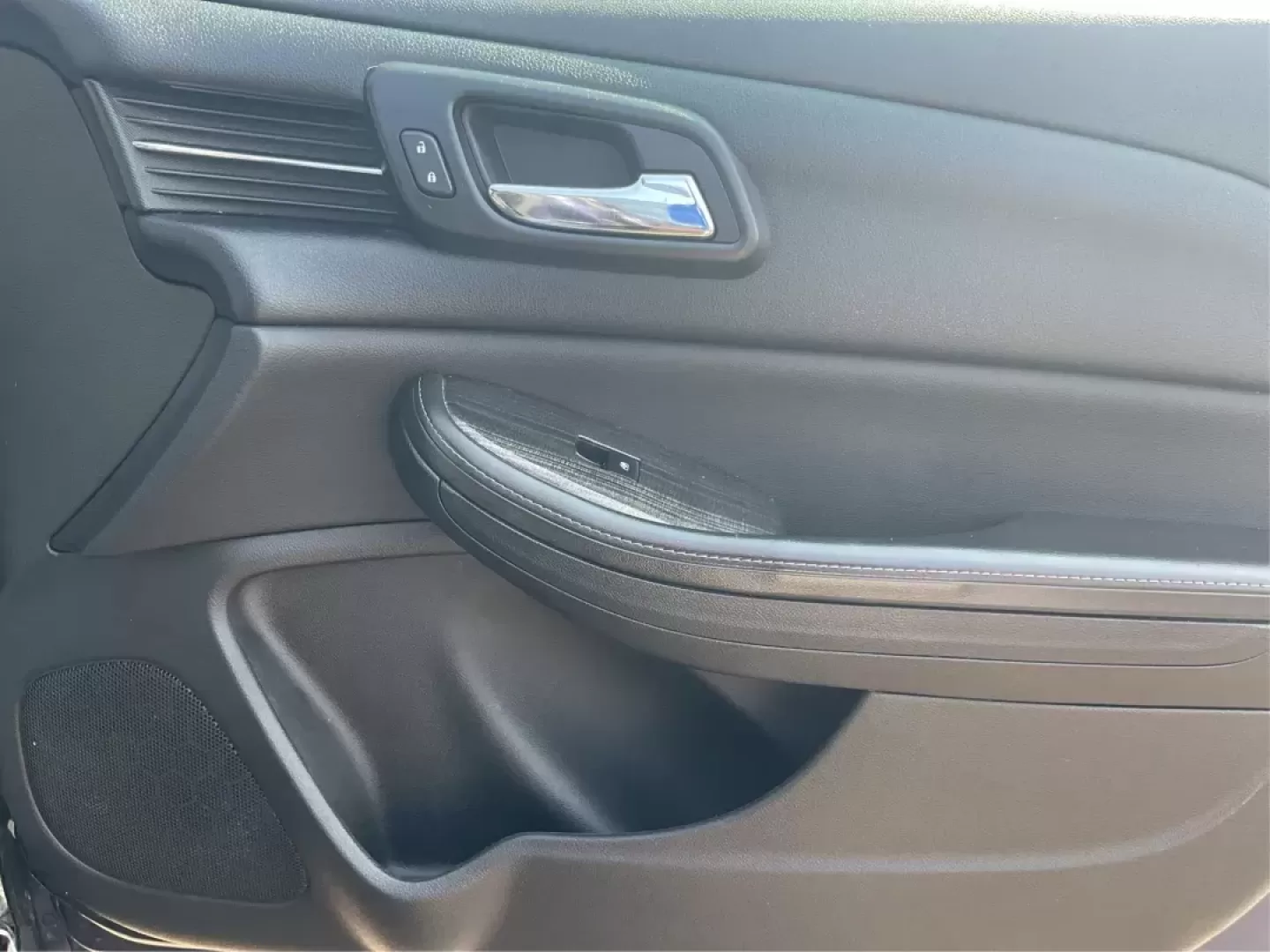 2015 Chevrolet Malibu 2LT (1G11D5SL8FF) with an ECOTEC 2.5L I-4 gasoline direct injection engine, located at 1230 East Main St, Xenia, OH, 45385, (937) 908-9800, 39.688026, -83.910172 - Photo#18