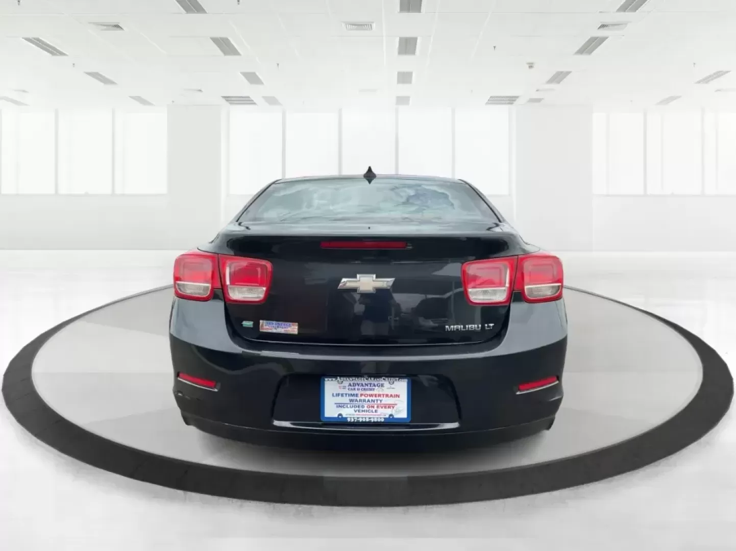 2015 Chevrolet Malibu 1LT (1G11C5SL0FF) with an ECOTEC 2.5L I-4 gasoline direct injection engine, located at 1230 East Main St, Xenia, OH, 45385, (937) 908-9800, 39.688026, -83.910172 - Photo#3