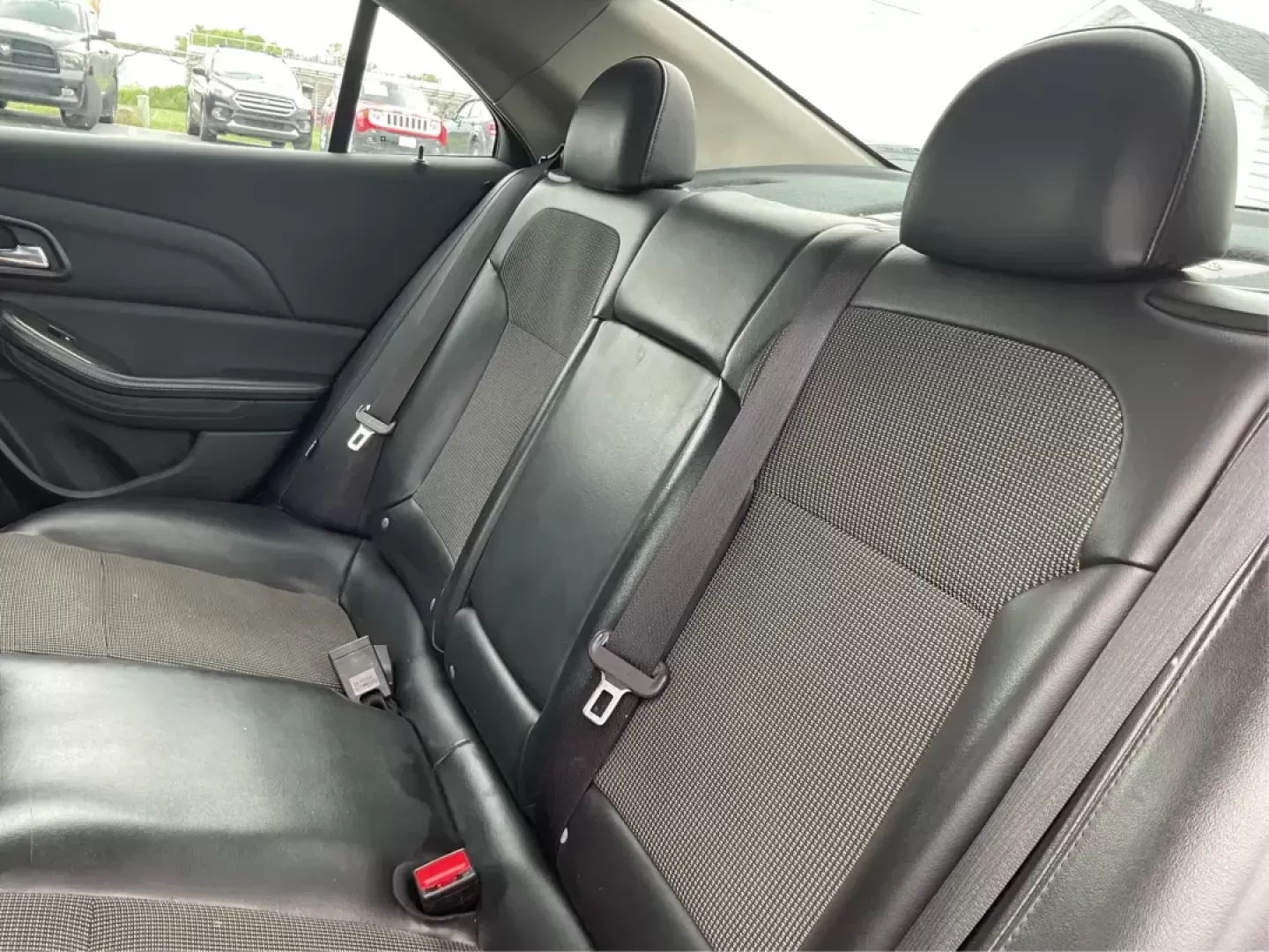 2015 Chevrolet Malibu 1LT (1G11C5SL0FF) with an ECOTEC 2.5L I-4 gasoline direct injection engine, located at 1230 East Main St, Xenia, OH, 45385, (937) 908-9800, 39.688026, -83.910172 - Photo#9