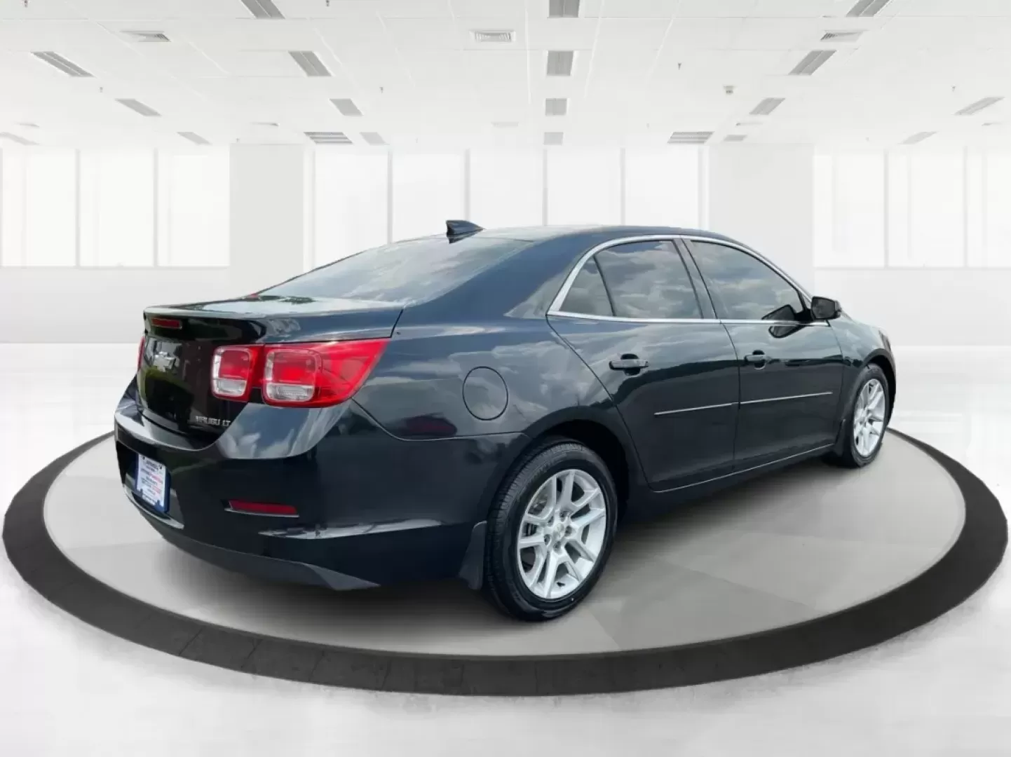 2015 Chevrolet Malibu 1LT (1G11C5SL6FF) with an ECOTEC 2.5L I-4 gasoline direct injection engine, located at 4508 South Dixie Dr, Moraine, OH, 45439, (937) 908-9800, 39.689976, -84.218452 - Photo#2