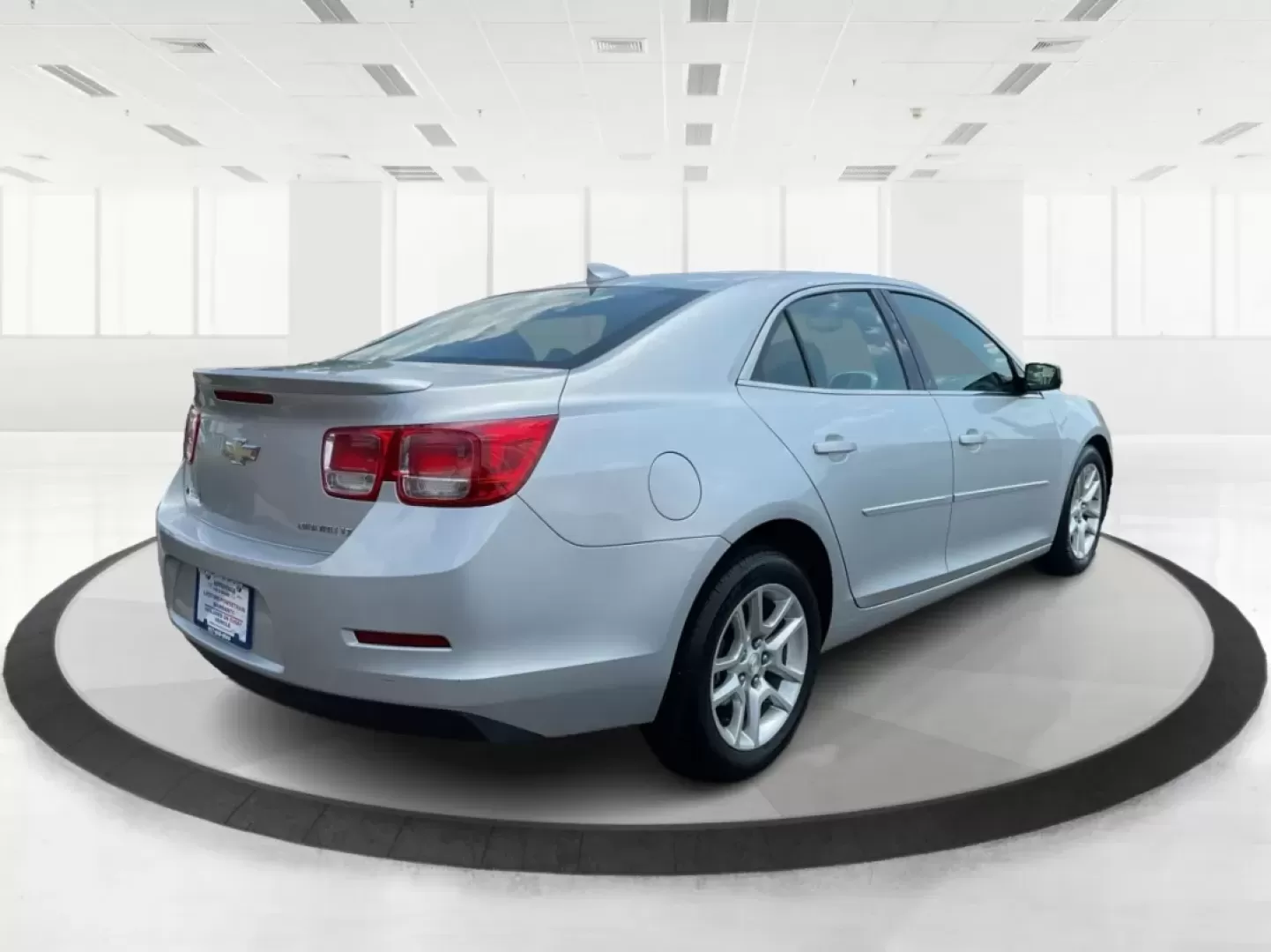 2015 Chevrolet Malibu 1LT (1G11C5SL9FU) with an ECOTEC 2.5L I-4 gasoline direct injection engine, located at 1184 Kauffman Ave, Fairborn, OH, 45324, (937) 908-9800, 39.807072, -84.030914 - Photo#2