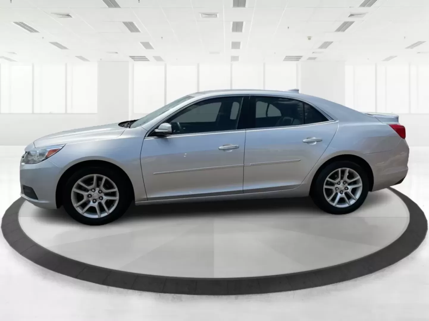 2015 Chevrolet Malibu 1LT (1G11C5SL9FU) with an ECOTEC 2.5L I-4 gasoline direct injection engine, located at 1184 Kauffman Ave, Fairborn, OH, 45324, (937) 908-9800, 39.807072, -84.030914 - Photo#5