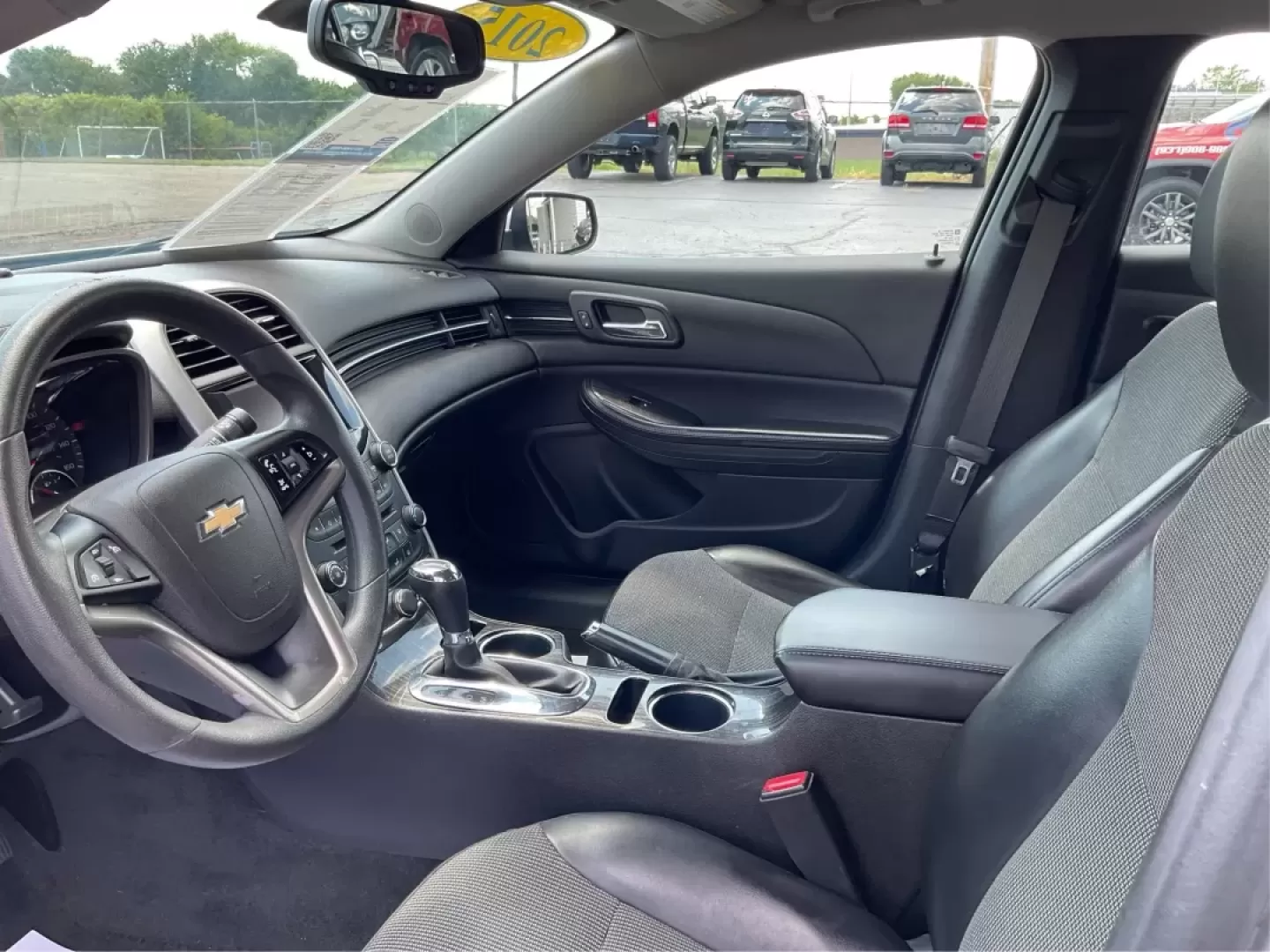 2015 Chevrolet Malibu 1LT (1G11C5SL9FU) with an ECOTEC 2.5L I-4 gasoline direct injection engine, located at 1184 Kauffman Ave, Fairborn, OH, 45324, (937) 908-9800, 39.807072, -84.030914 - Photo#8