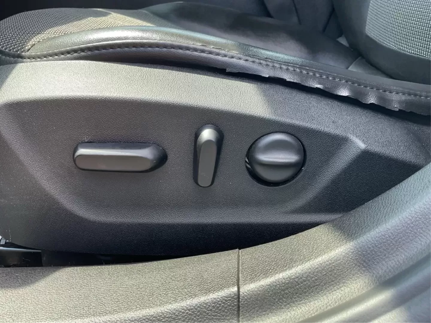 2015 Chevrolet Malibu 1LT (1G11C5SL9FU) with an ECOTEC 2.5L I-4 gasoline direct injection engine, located at 1184 Kauffman Ave, Fairborn, OH, 45324, (937) 908-9800, 39.807072, -84.030914 - Photo#17