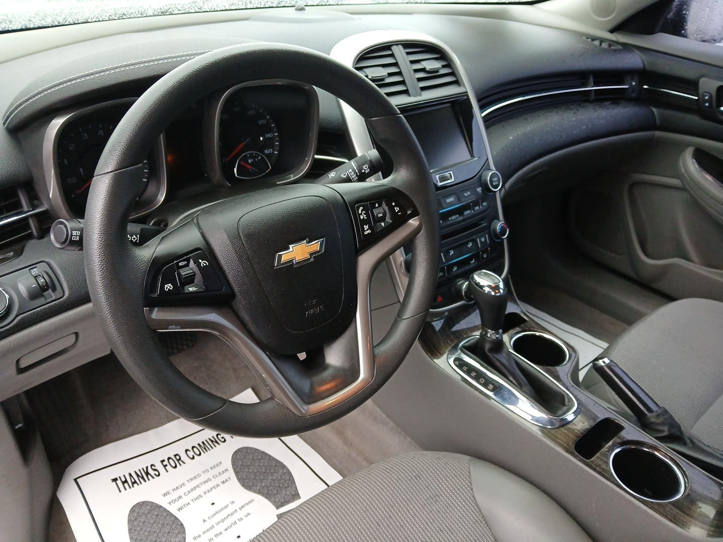 2015 Chevrolet Malibu 1LT (1G11C5SL1FF) with an 2.5L L4 DOHC 16V engine, 6-Speed Automatic transmission, located at 1184 Kauffman Ave, Fairborn, OH, 45324, (937) 908-9800, 39.807072, -84.030914 - Photo#8