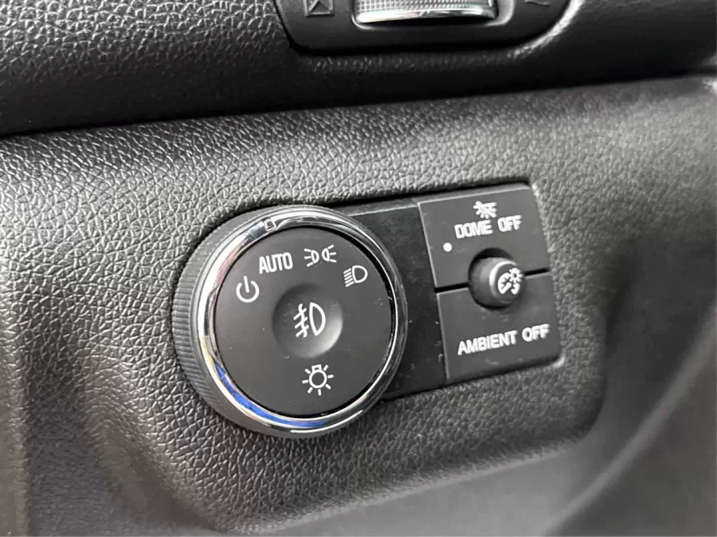 2015 Chevrolet Traverse 1LT (1GNKVGKD4FJ) with an 3.6L V-6 gasoline direct injection engine, located at 1099 N County Rd 25A , Troy, OH, 45373, (937) 908-9800, 40.057079, -84.212883 - Photo#17