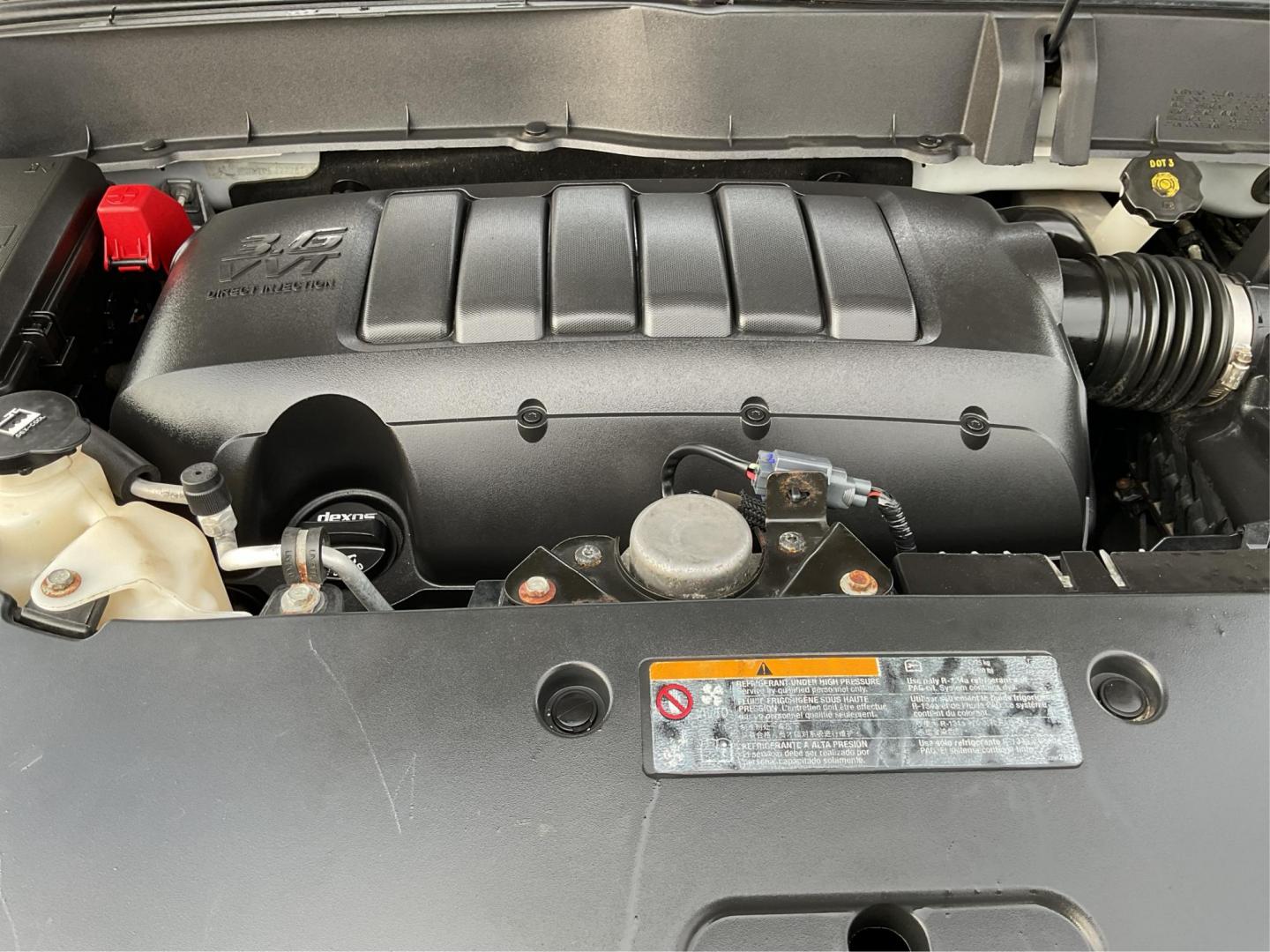 2015 Chevrolet Traverse 1LT (1GNKVGKD3FJ) with an 3.6L V-6 gasoline direct injection engine, located at 880 E. National Road, Vandalia, OH, 45377, (937) 908-9800, 39.891918, -84.183594 - Photo#10