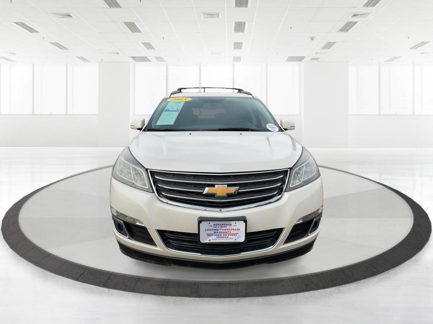 2015 Chevrolet Traverse 1LT (1GNKVGKD3FJ) with an 3.6L V-6 gasoline direct injection engine, located at 880 E. National Road, Vandalia, OH, 45377, (937) 908-9800, 39.891918, -84.183594 - Photo#6