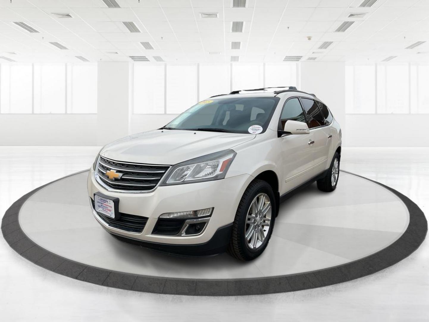 2015 Chevrolet Traverse 1LT (1GNKVGKD3FJ) with an 3.6L V-6 gasoline direct injection engine, located at 880 E. National Road, Vandalia, OH, 45377, (937) 908-9800, 39.891918, -84.183594 - Photo#7