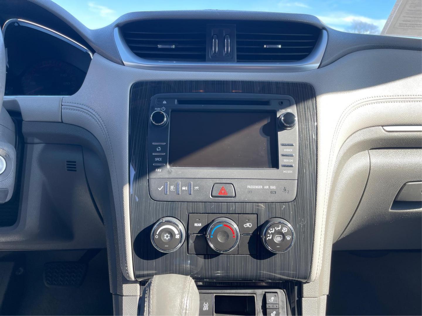2015 Chevrolet Traverse LT (1GNKVGKD0FJ) with an Other engine, located at 1230 East Main St, Xenia, OH, 45385, (937) 908-9800, 39.688026, -83.910172 - Photo#11