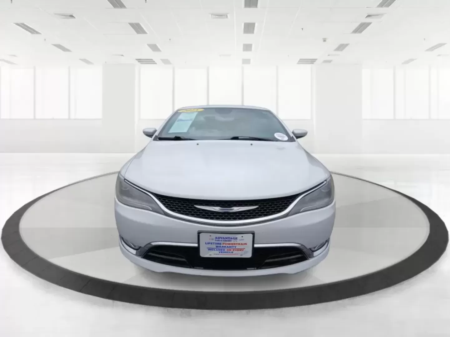 2015 Chrysler 200 C AWD (1C3CCCEG3FN) with an 3.6L V6 DOHC 24V FFV engine, 9-Speed Automatic transmission, located at 1184 Kauffman Ave, Fairborn, OH, 45324, (937) 908-9800, 39.807072, -84.030914 - Photo#6