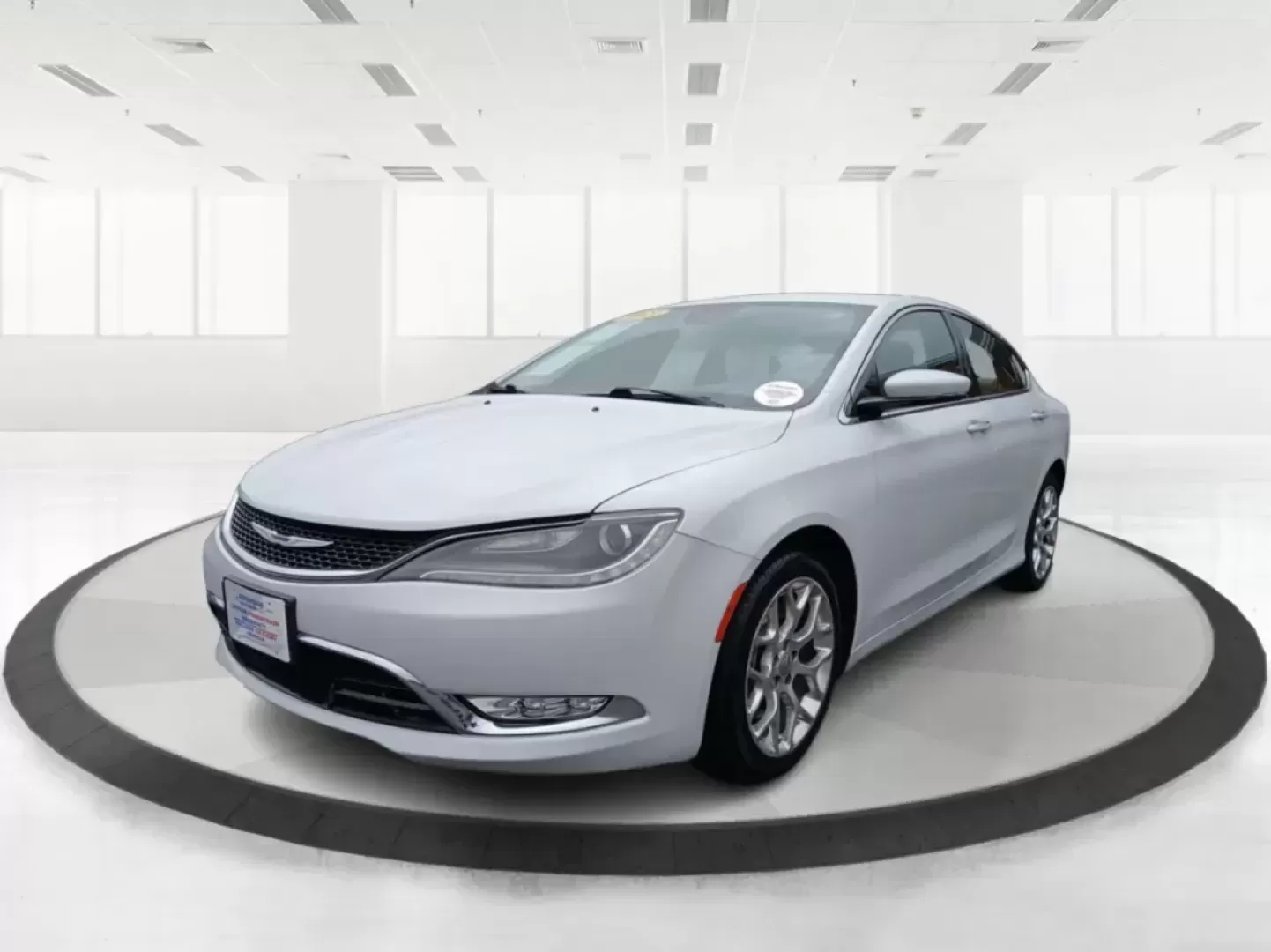 2015 Chrysler 200 C AWD (1C3CCCEG3FN) with an 3.6L V6 DOHC 24V FFV engine, 9-Speed Automatic transmission, located at 1184 Kauffman Ave, Fairborn, OH, 45324, (937) 908-9800, 39.807072, -84.030914 - Photo#7