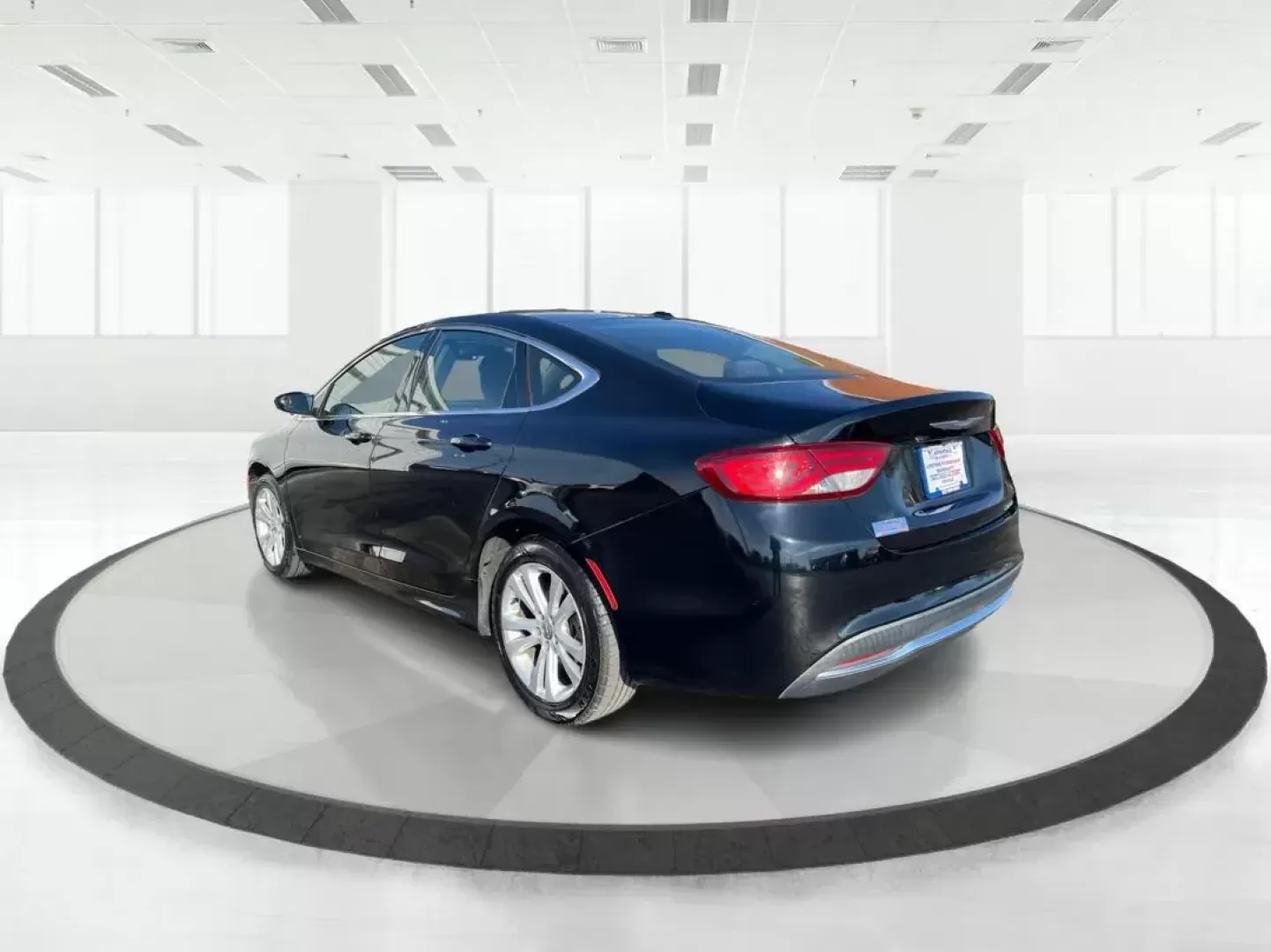 2015 Chrysler 200 Limited (1C3CCCAB8FN) with an Other engine, located at 1184 Kauffman Ave, Fairborn, OH, 45324, (937) 908-9800, 39.807072, -84.030914 - Photo#4