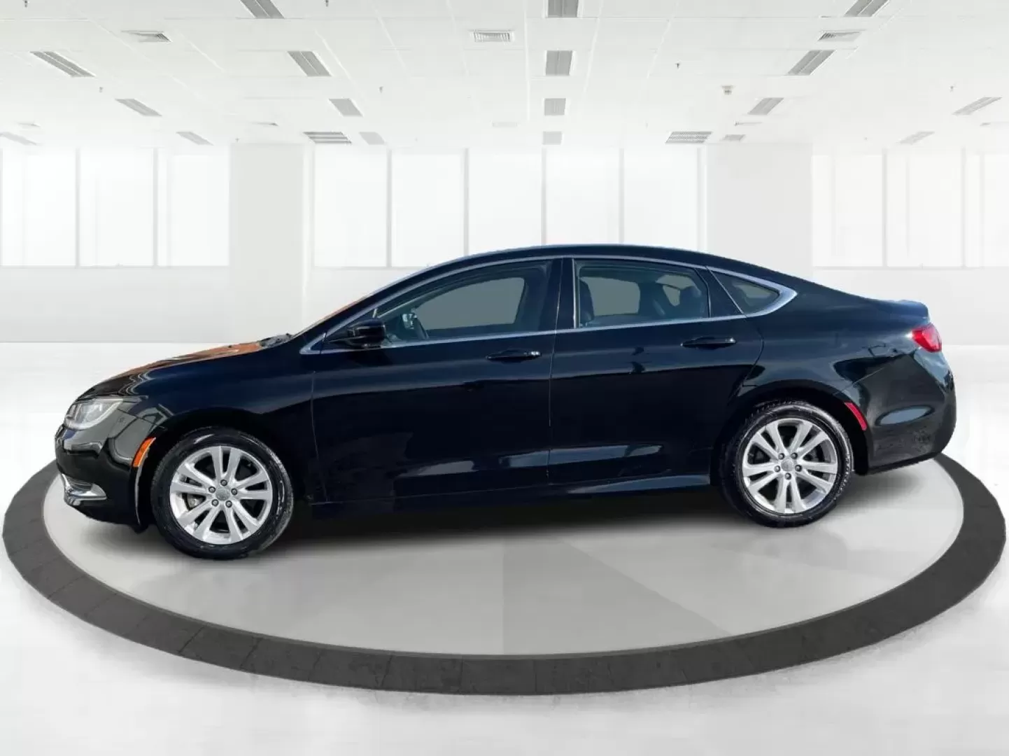 2015 Chrysler 200 Limited (1C3CCCAB8FN) with an Other engine, located at 1184 Kauffman Ave, Fairborn, OH, 45324, (937) 908-9800, 39.807072, -84.030914 - Photo#5