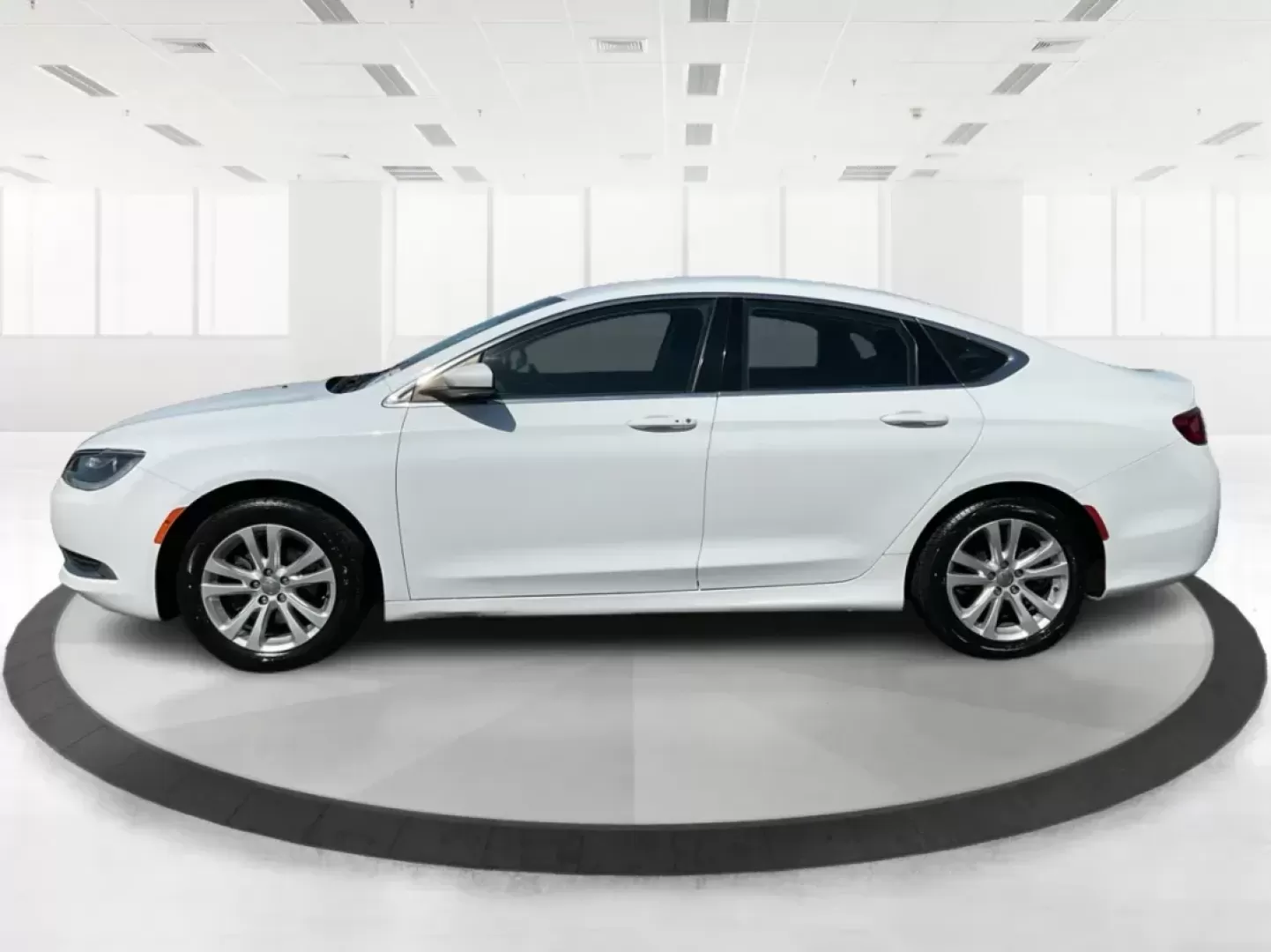 2015 Chrysler 200 Limited (1C3CCCAB5FN) with an 2.4L L4 DOHC 16V engine, 9-Speed Automatic transmission, located at 8750 N County Rd 25A, Piqua, OH, 45356, (937) 908-9800, 40.164391, -84.232513 - Photo#4