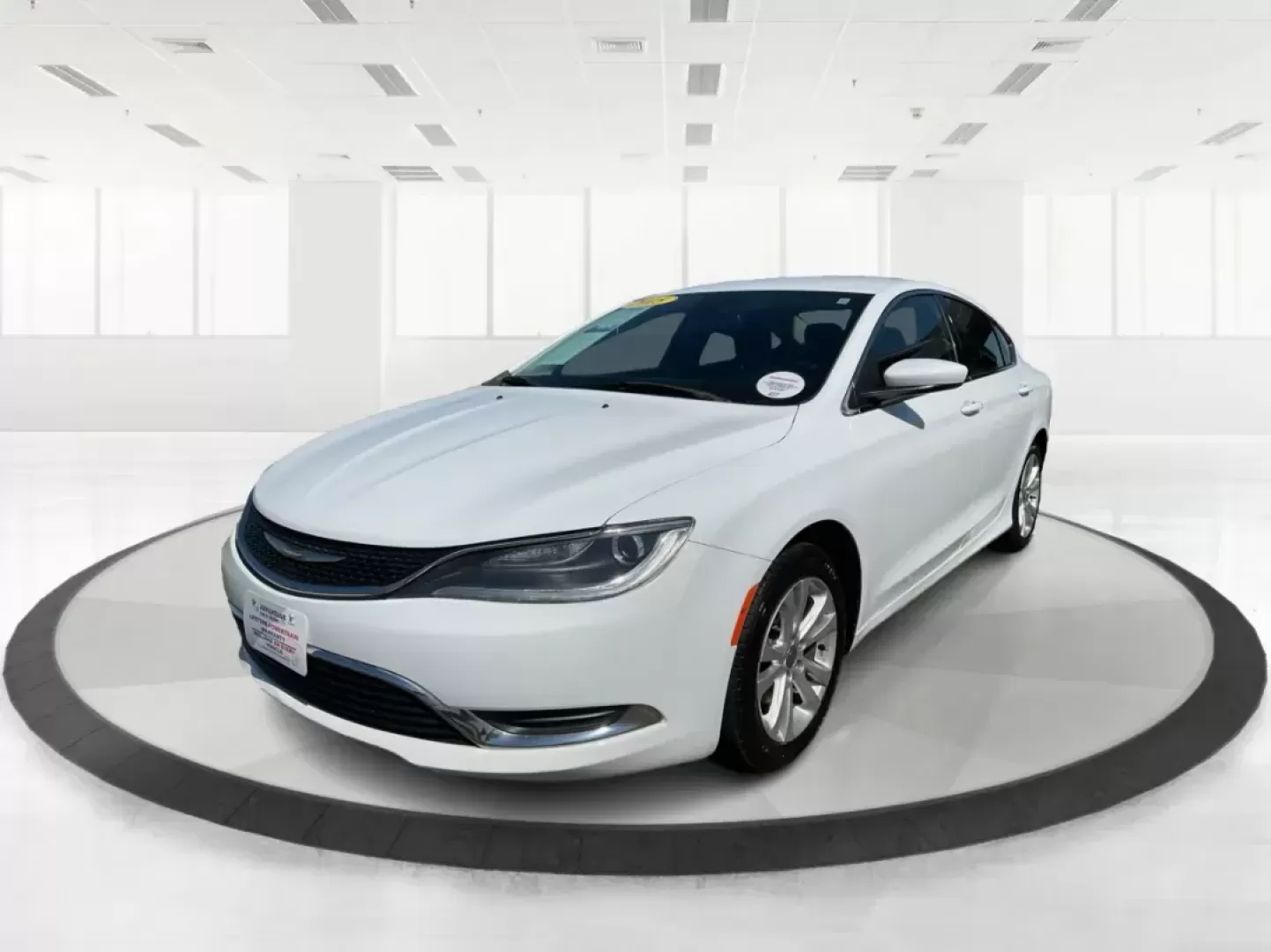2015 Chrysler 200 Limited (1C3CCCAB5FN) with an 2.4L L4 DOHC 16V engine, 9-Speed Automatic transmission, located at 8750 N County Rd 25A, Piqua, OH, 45356, (937) 908-9800, 40.164391, -84.232513 - Photo#5