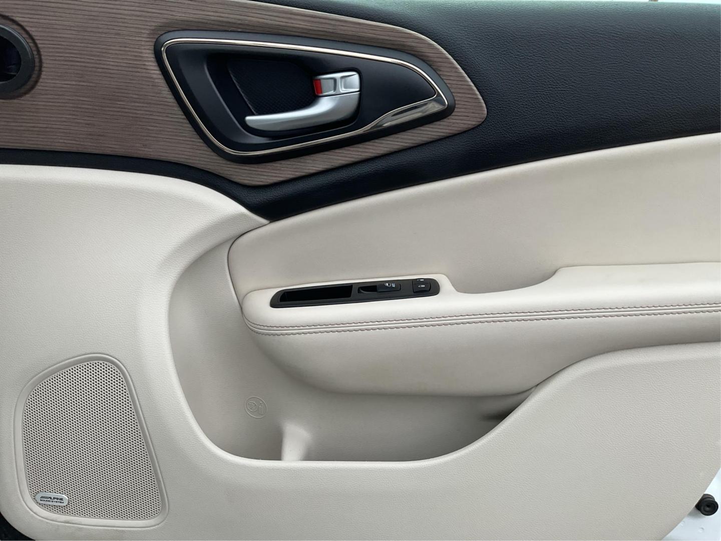 2015 Chrysler 200 C AWD (1C3CCCEG0FN) with an Other engine, located at 1230 East Main St, Xenia, OH, 45385, (937) 908-9800, 39.688026, -83.910172 - Photo#19