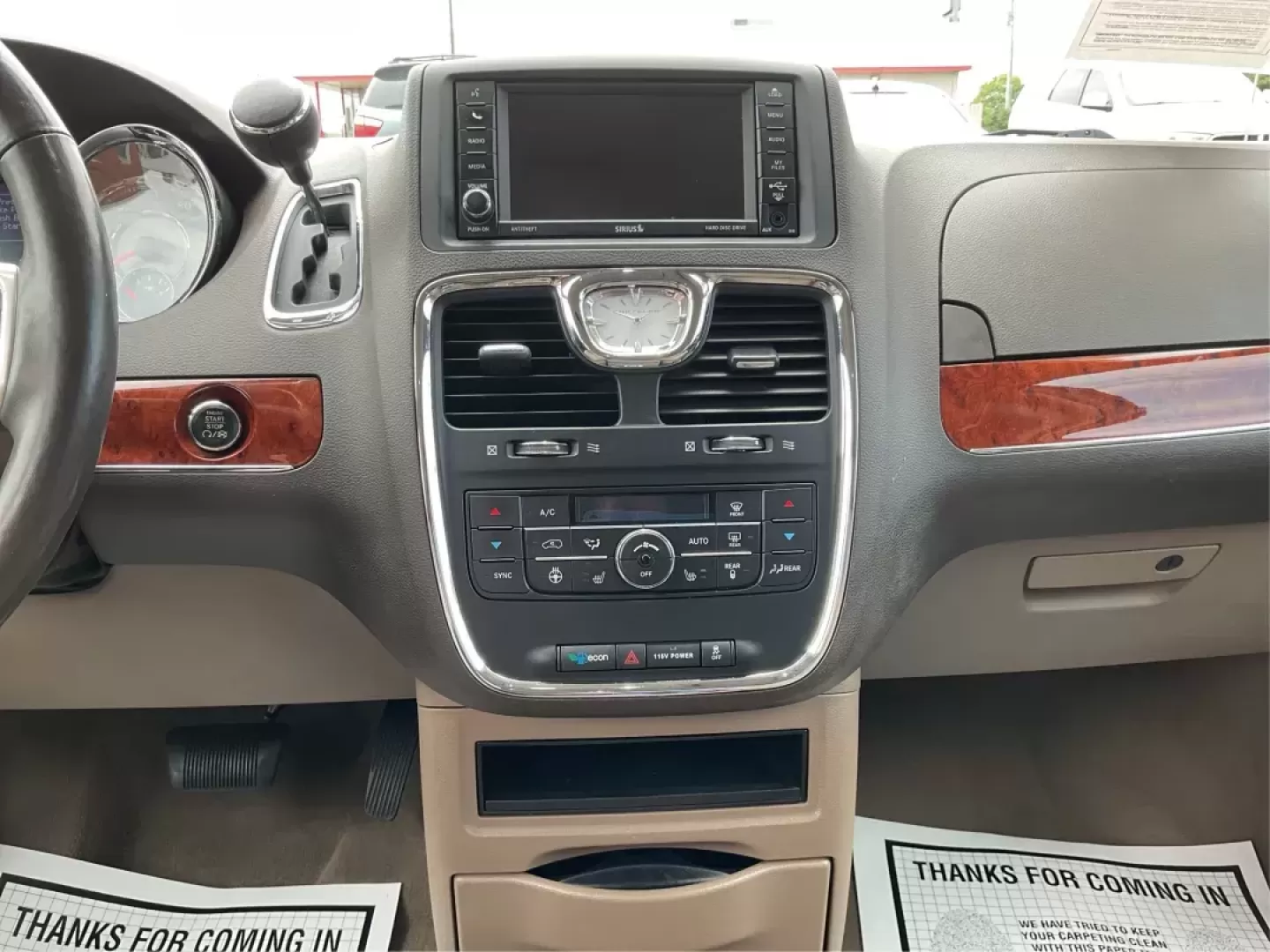 2015 Chrysler Town and Country Touring (2C4RC1BG2FR) with an 3.6L V-6 DOHC engine, located at 4508 South Dixie Dr, Moraine, OH, 45439, (937) 908-9800, 39.689976, -84.218452 - Photo#12