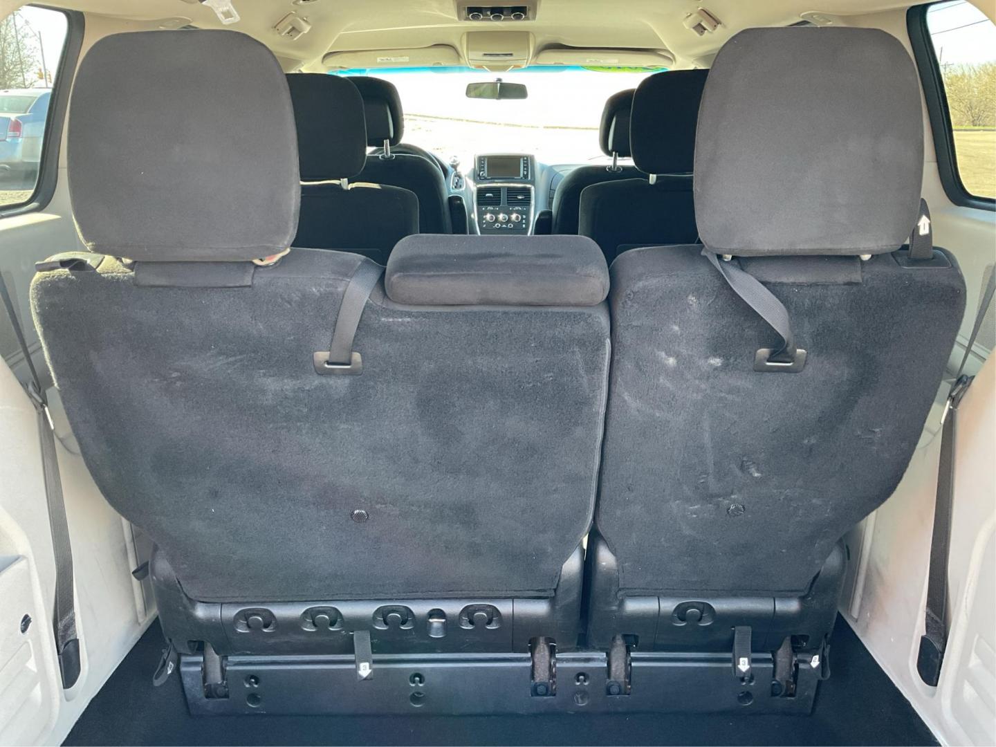 2015 Dodge Grand Caravan SXT (2C4RDGCG0FR) with an 3.6L V-6 DOHC engine, located at 8750 N County Rd 25A, Piqua, OH, 45356, (937) 908-9800, 40.164391, -84.232513 - Photo#11