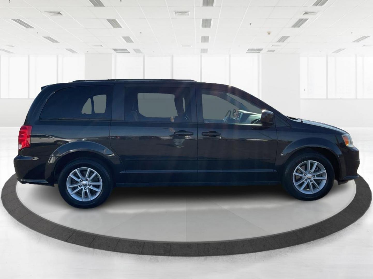2015 Dodge Grand Caravan SXT (2C4RDGCG0FR) with an 3.6L V-6 DOHC engine, located at 8750 N County Rd 25A, Piqua, OH, 45356, (937) 908-9800, 40.164391, -84.232513 - Photo#1