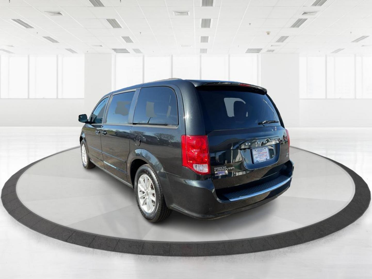 2015 Dodge Grand Caravan SXT (2C4RDGCG0FR) with an 3.6L V-6 DOHC engine, located at 8750 N County Rd 25A, Piqua, OH, 45356, (937) 908-9800, 40.164391, -84.232513 - Photo#4