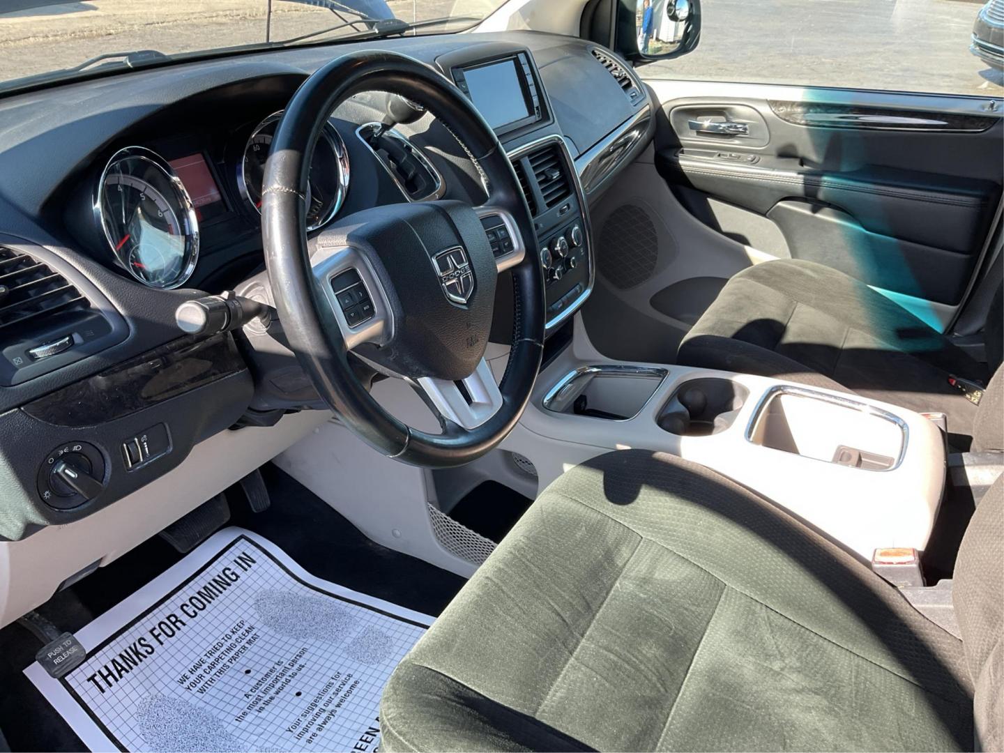 2015 Dodge Grand Caravan SXT (2C4RDGCG0FR) with an 3.6L V-6 DOHC engine, located at 8750 N County Rd 25A, Piqua, OH, 45356, (937) 908-9800, 40.164391, -84.232513 - Photo#8