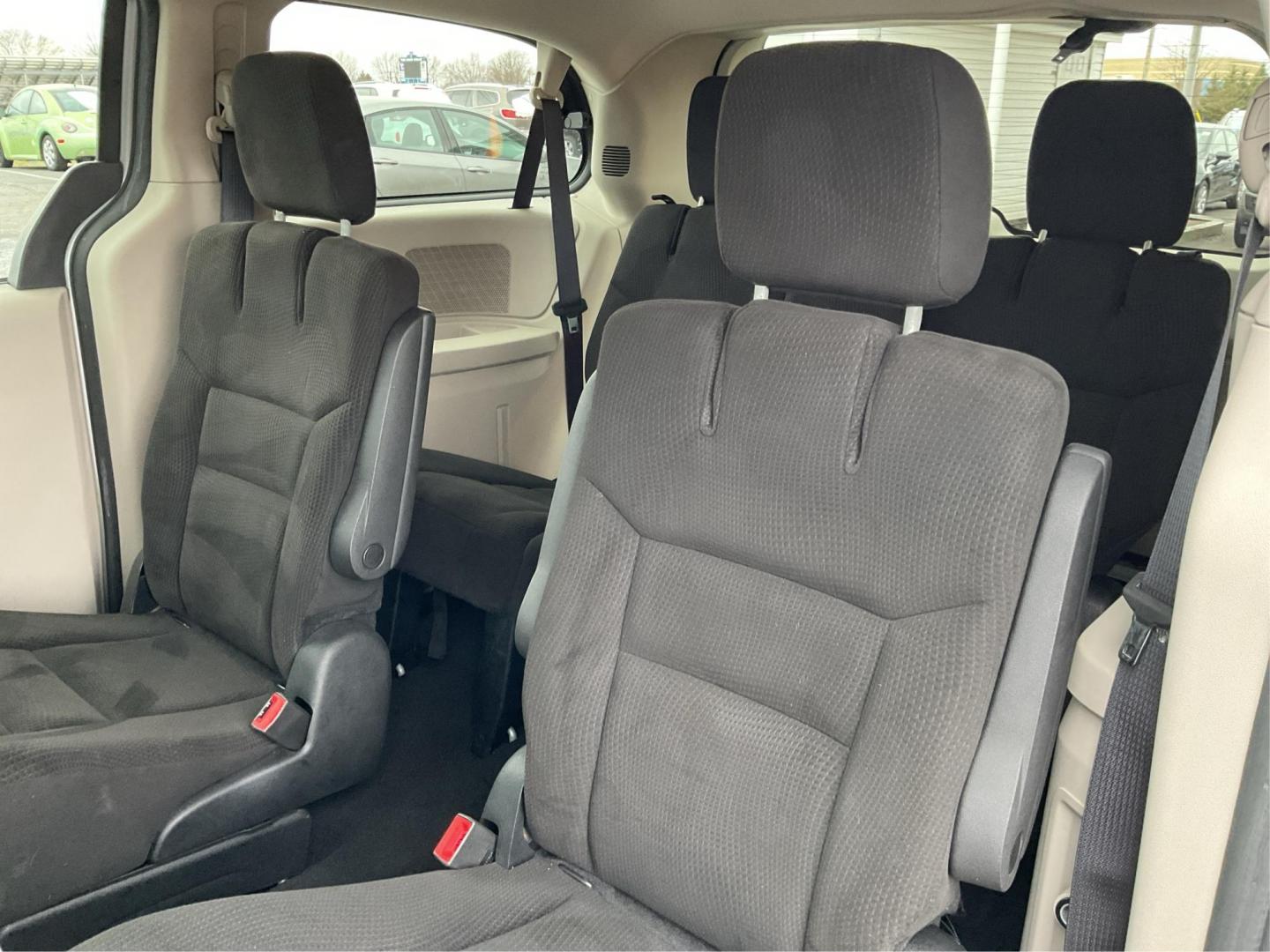 2015 Dodge Grand Caravan SE (2C4RDGBG9FR) with an Other engine, located at 1099 N County Rd 25A , Troy, OH, 45373, (937) 908-9800, 40.057079, -84.212883 - Photo#9
