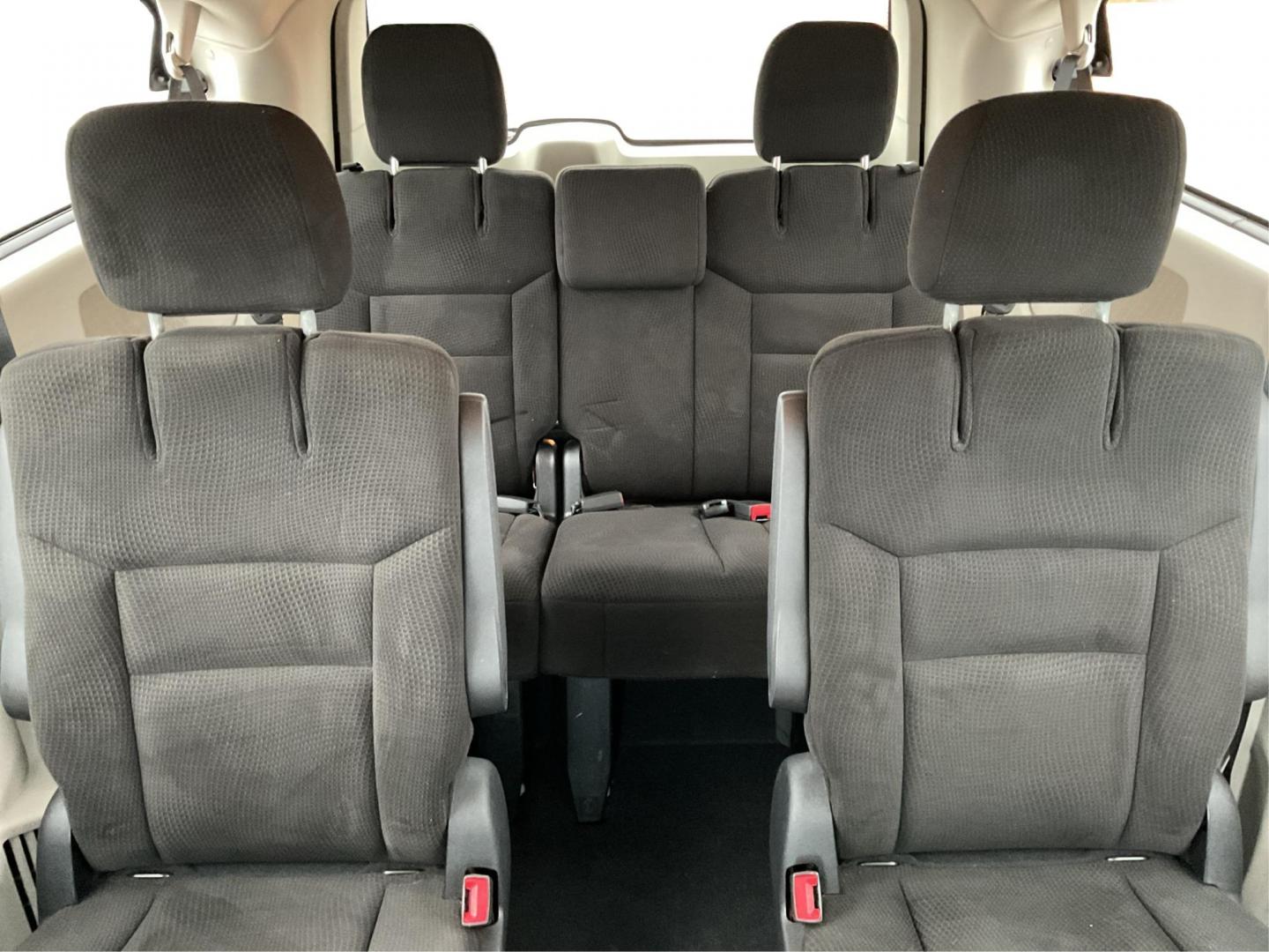 2015 Dodge Grand Caravan SE (2C4RDGBG9FR) with an Other engine, located at 1099 N County Rd 25A , Troy, OH, 45373, (937) 908-9800, 40.057079, -84.212883 - Photo#13