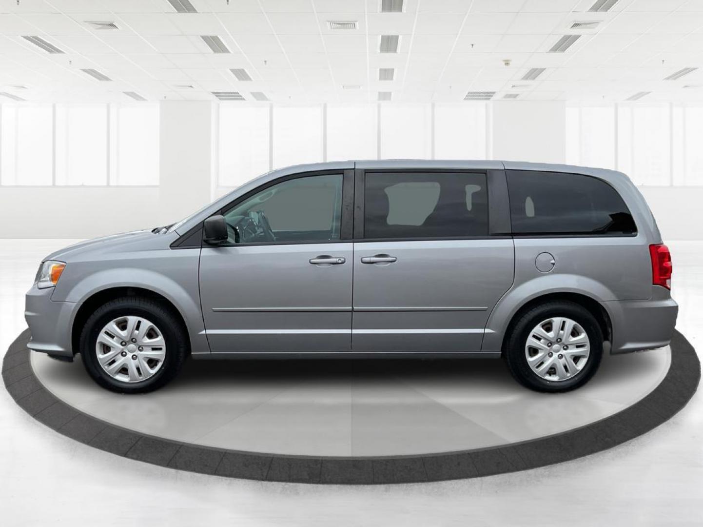 2015 Dodge Grand Caravan SE (2C4RDGBG9FR) with an Other engine, located at 1099 N County Rd 25A , Troy, OH, 45373, (937) 908-9800, 40.057079, -84.212883 - Photo#5