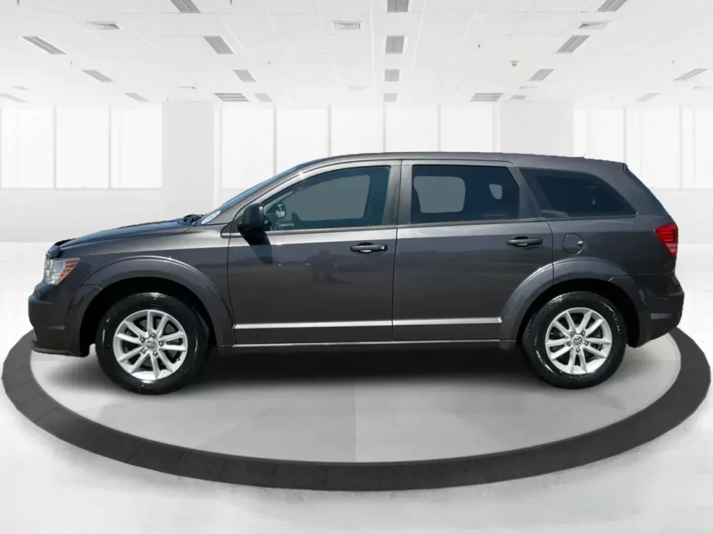 2015 Dodge Journey SE (3C4PDCABXFT) with an 2.4L L4 DOHC 16V engine, 4-Speed Automatic transmission, located at 1184 Kauffman Ave, Fairborn, OH, 45324, (937) 908-9800, 39.807072, -84.030914 - Photo#5