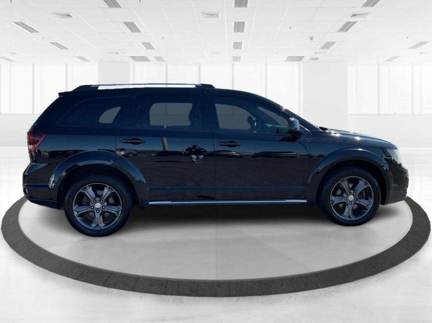 2015 Dodge Journey Crossroad (3C4PDDGG9FT) with an 3.6L V-6 DOHC engine, located at 8750 N County Rd 25A, Piqua, OH, 45356, (937) 908-9800, 40.164391, -84.232513 - Photo#1
