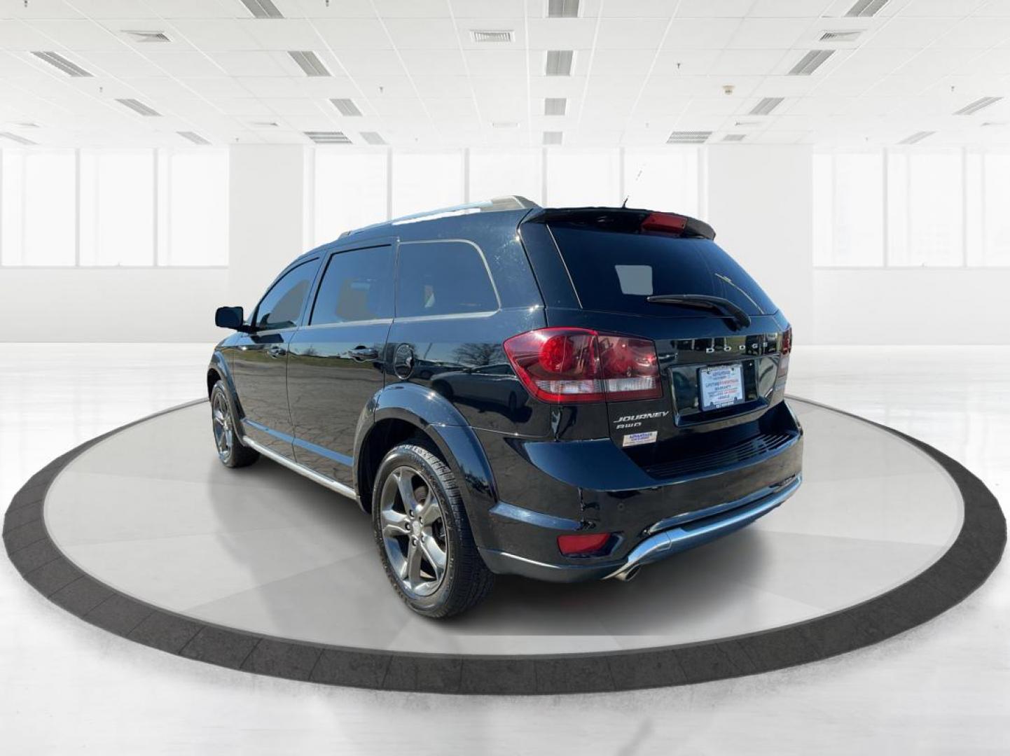 2015 Dodge Journey Crossroad (3C4PDDGG9FT) with an 3.6L V-6 DOHC engine, located at 8750 N County Rd 25A, Piqua, OH, 45356, (937) 908-9800, 40.164391, -84.232513 - Photo#4