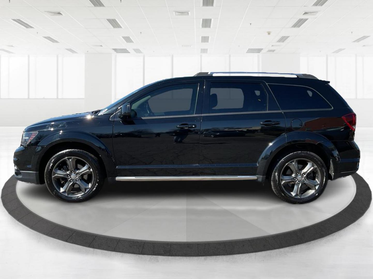 2015 Dodge Journey Crossroad (3C4PDDGG9FT) with an 3.6L V-6 DOHC engine, located at 8750 N County Rd 25A, Piqua, OH, 45356, (937) 908-9800, 40.164391, -84.232513 - Photo#5